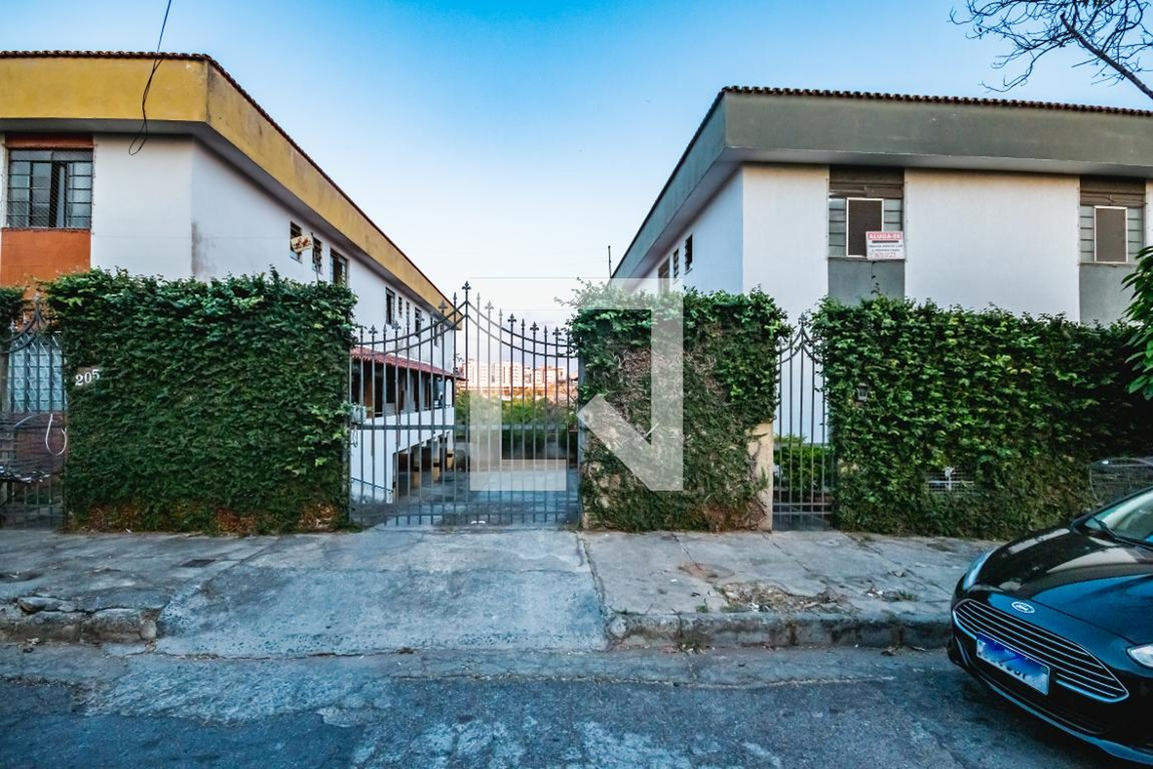 Fachada Condomínio Ingá