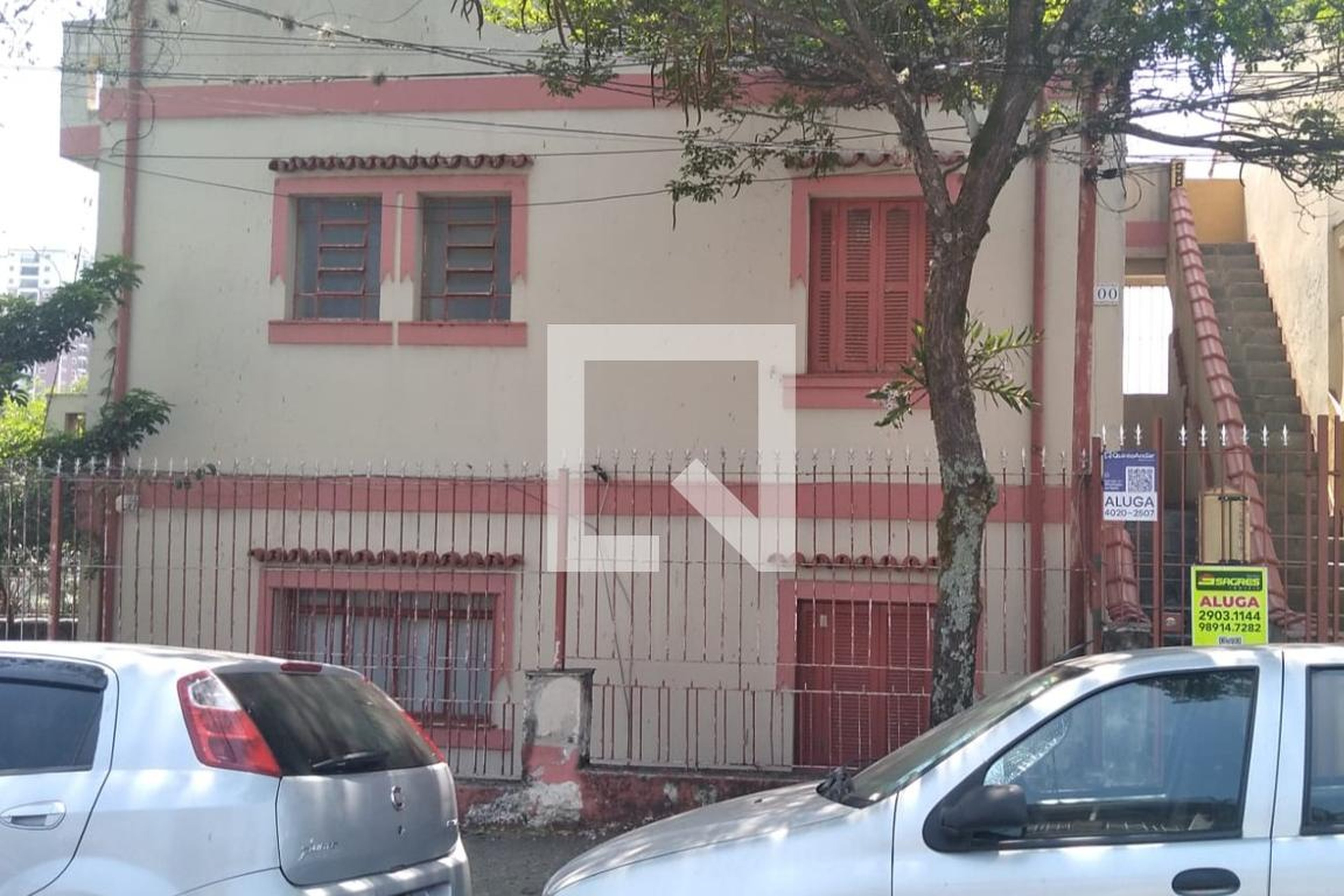 Fachada Condomínio em Rua Guajurus, 100