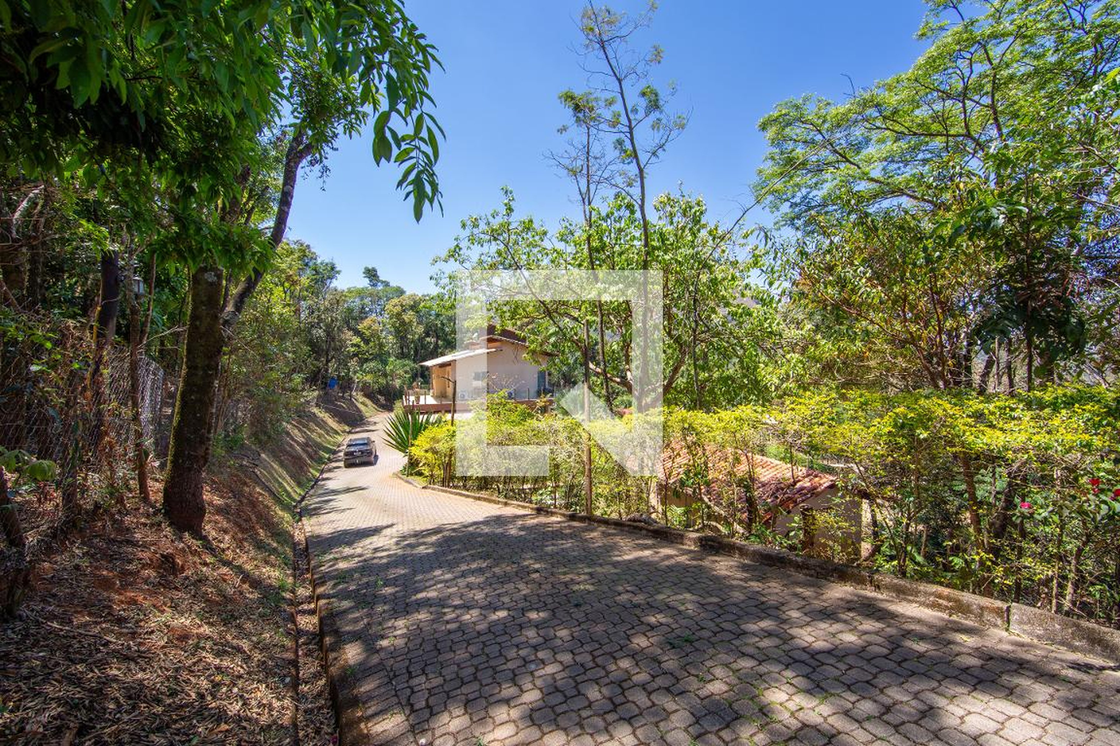 Fachada Condomínio em Rua Dos Bouganvilles, 68