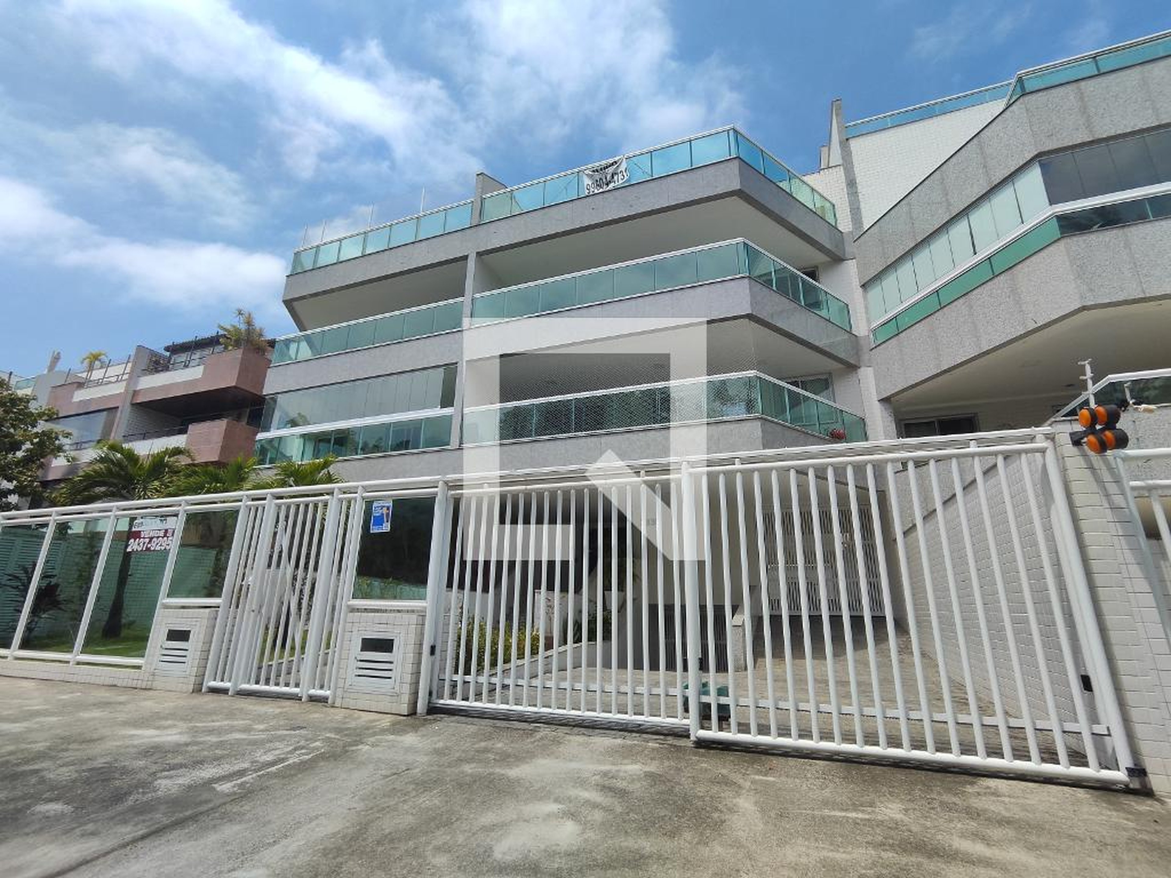 Fachada Condomínio em Avenida Genaro de Carvalho, 2335