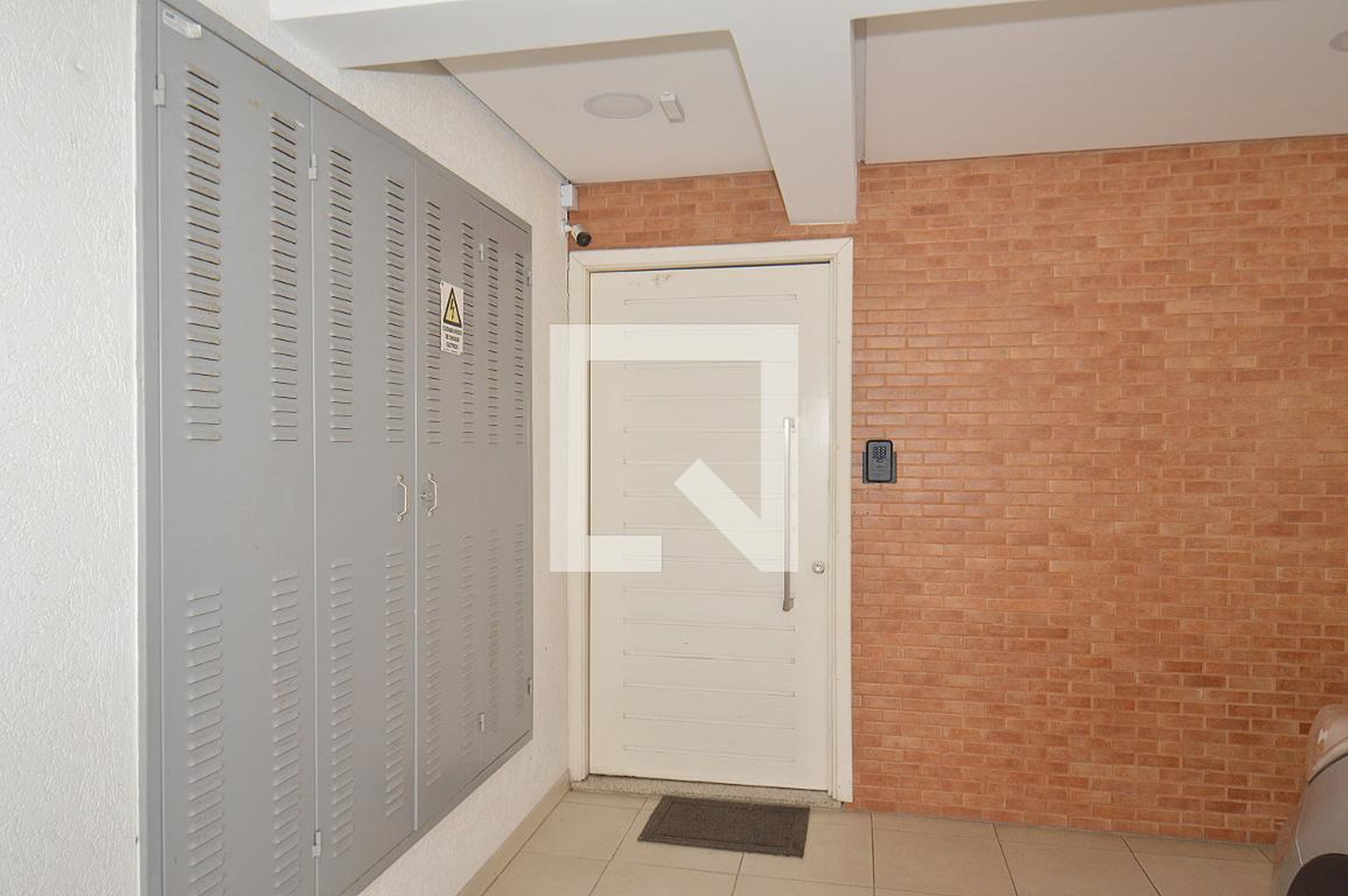 Entrada do Prédio - null