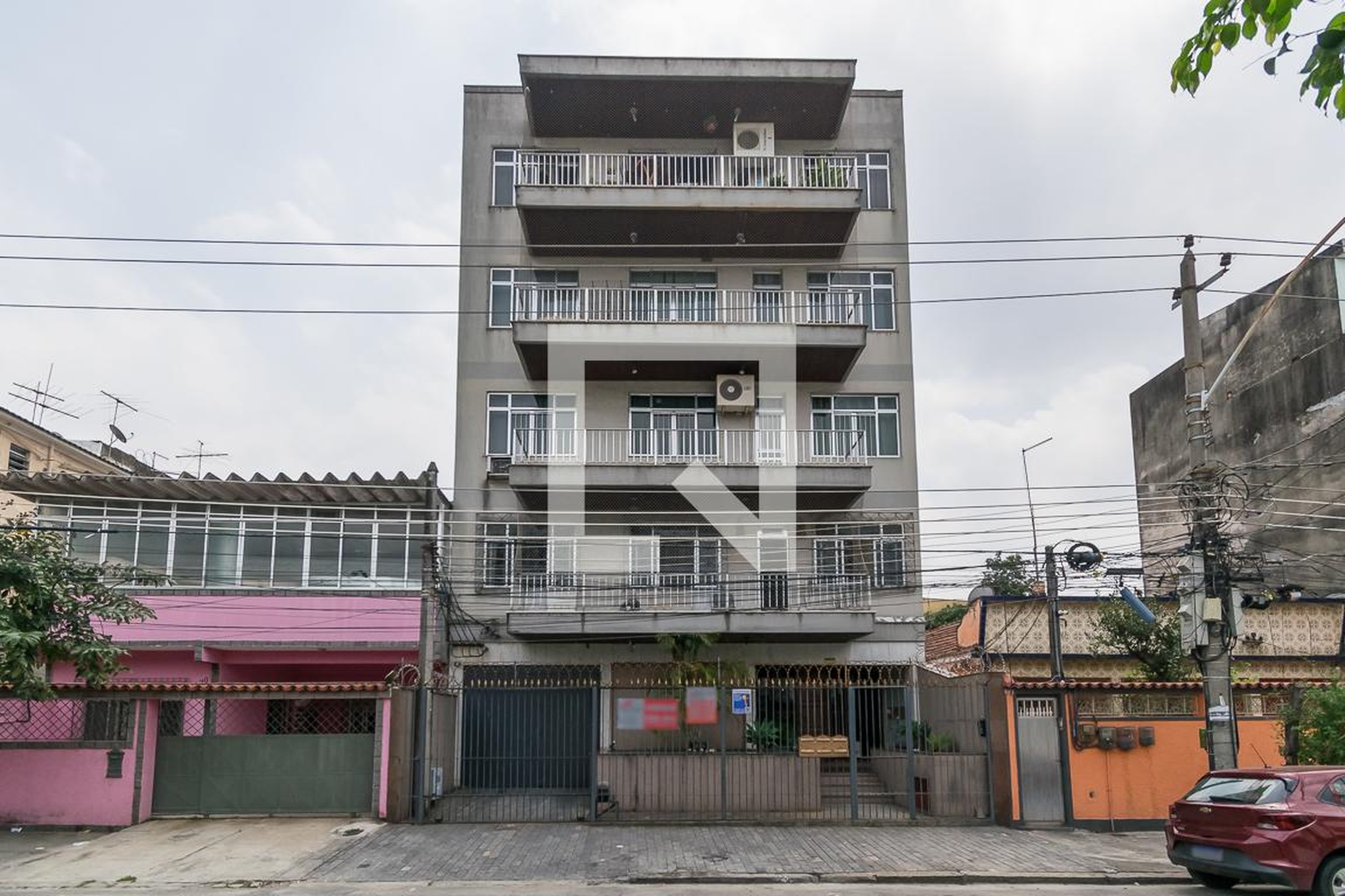 Fachada Condomínio em Rua Volta, 216