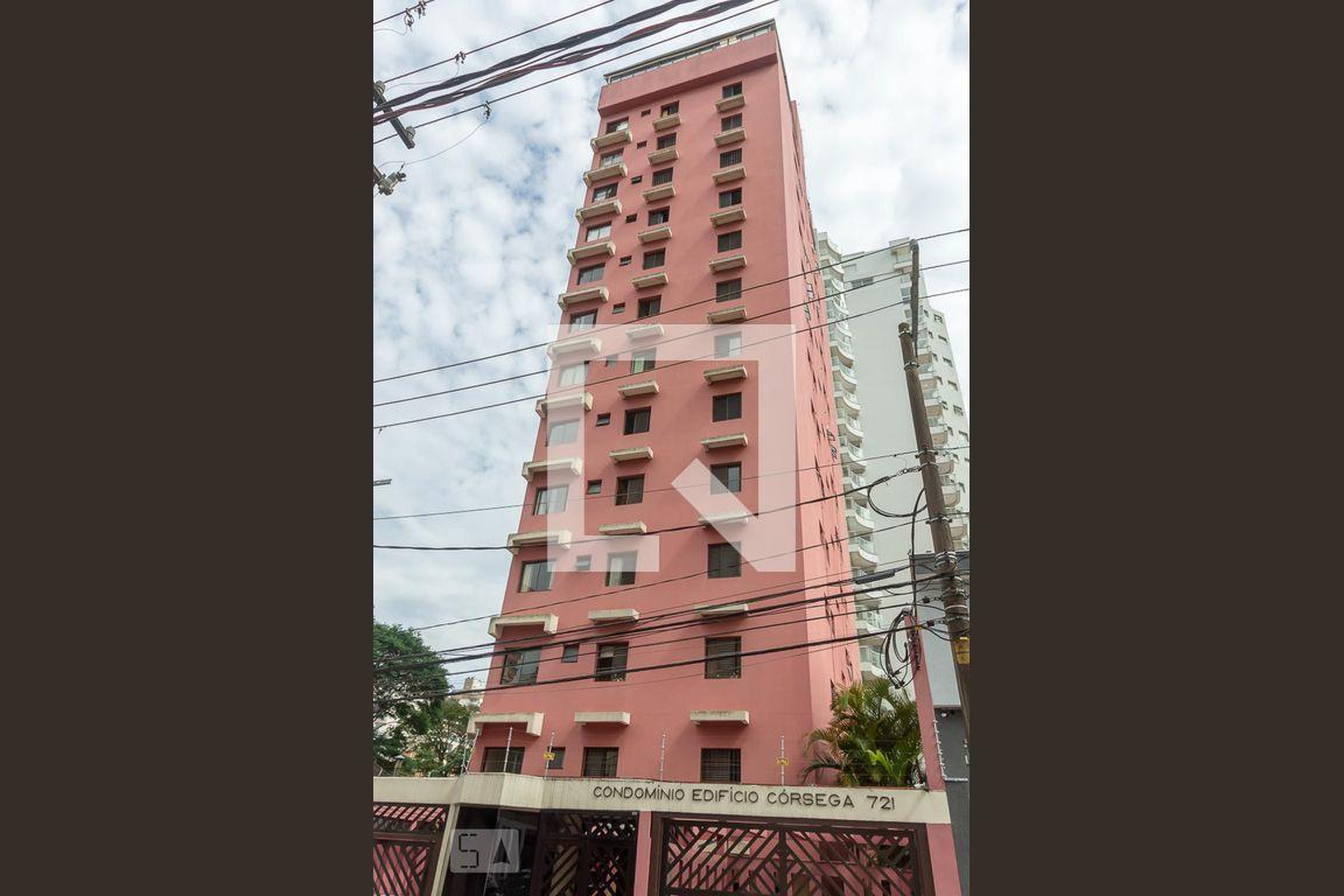 Fachada Condomínio em Rua Américo Brasiliense, 720