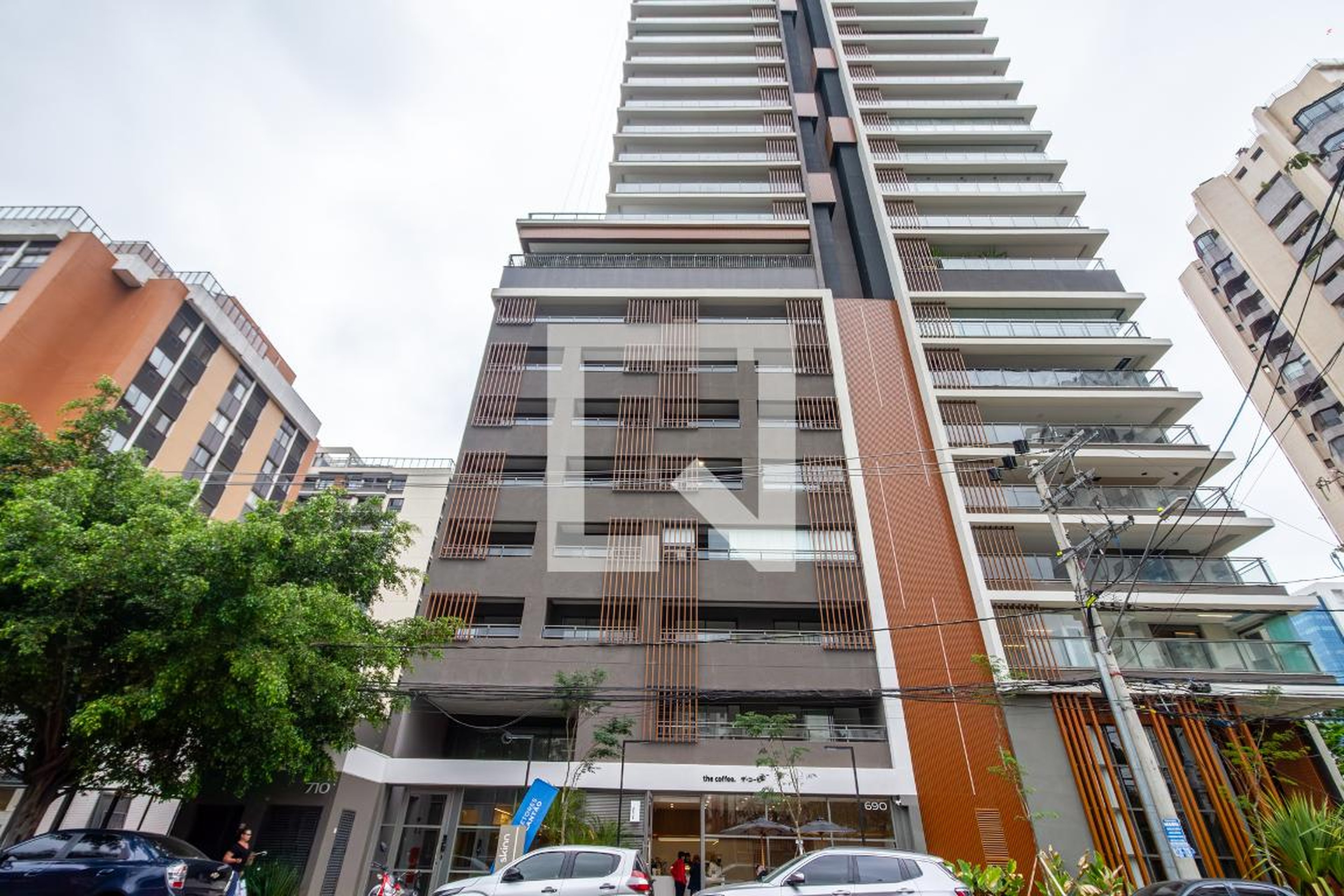 Fachada Condomínio em Rua Demóstenes, 688