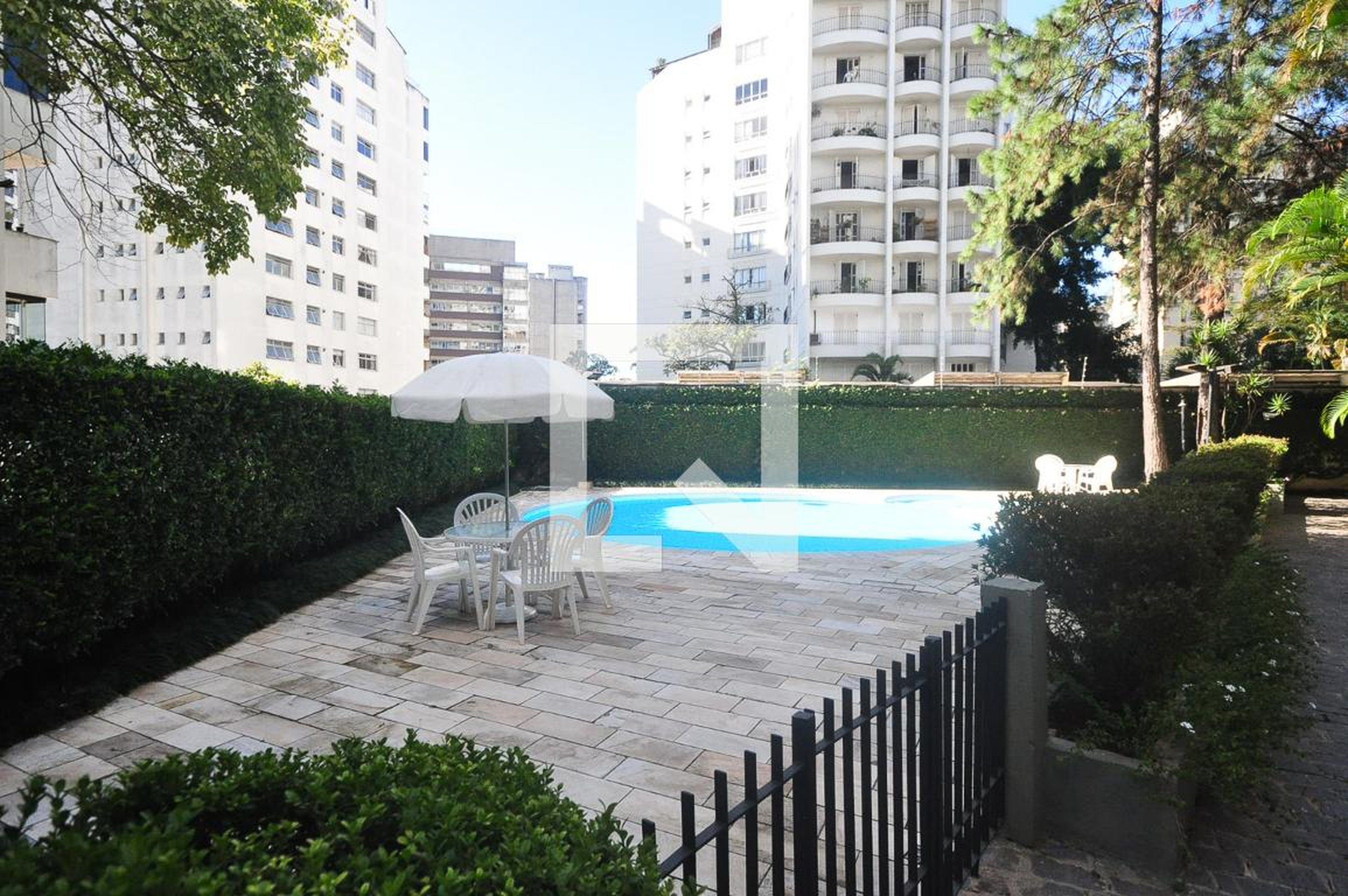 Piscina - Edif Paineiras do Morumbi