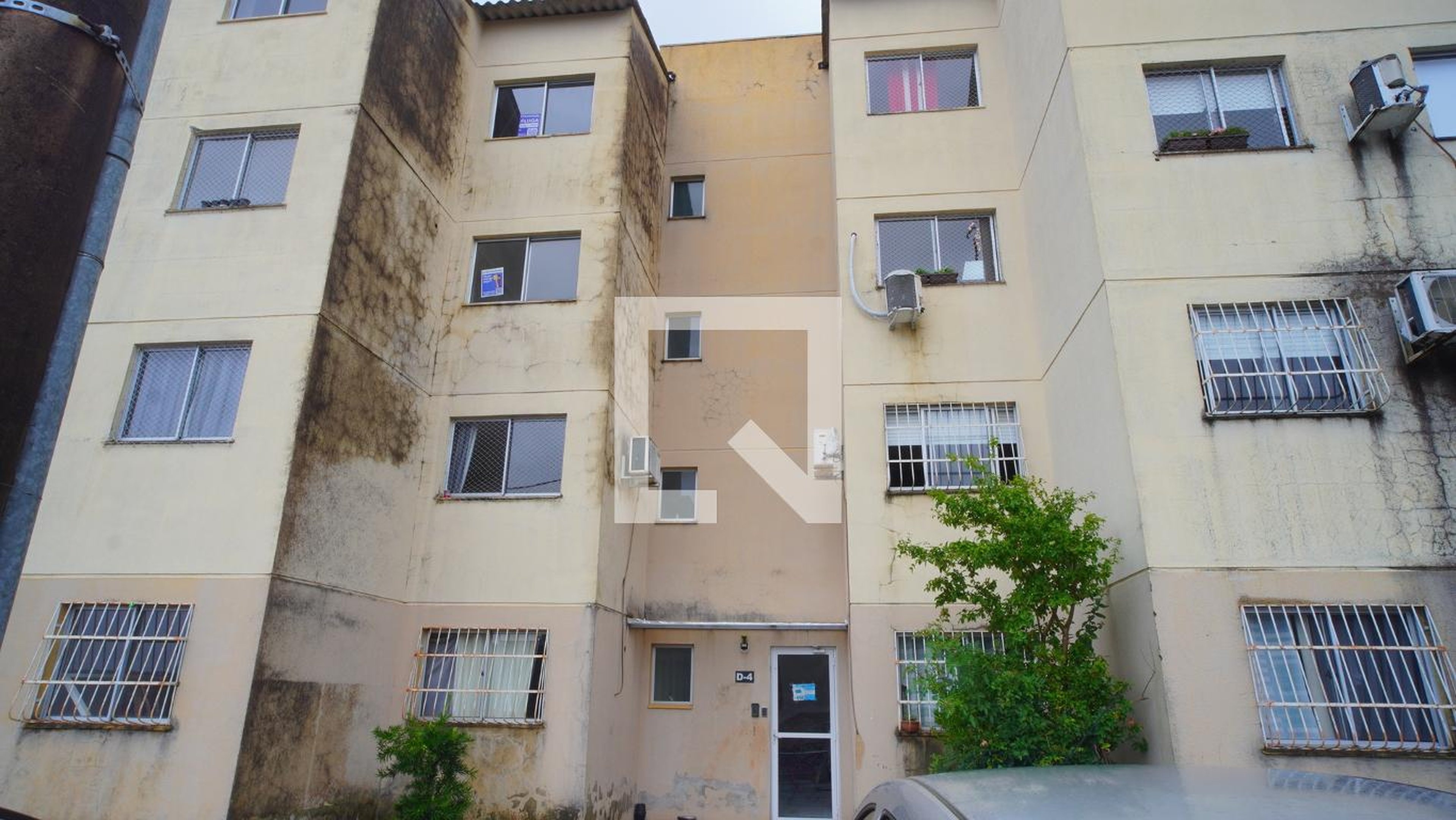 Fachada Condomínio em Rua Intendente Alfredo Azevedo, 122