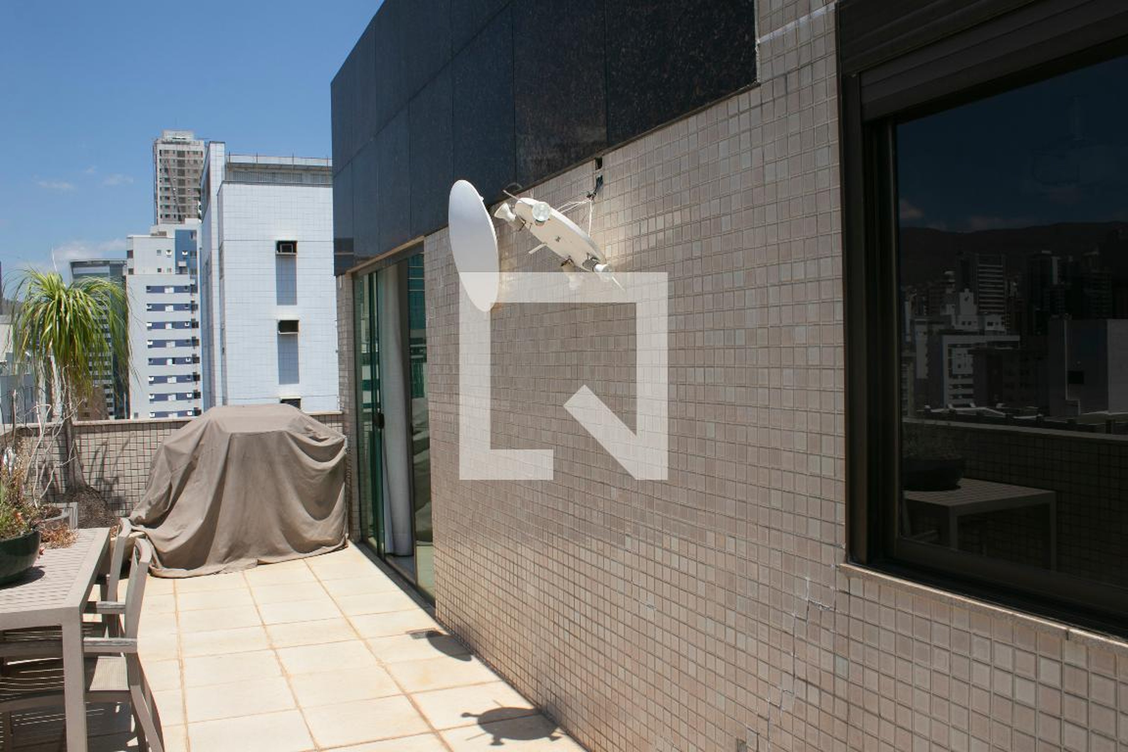 Área Externa Condomínio em Rua Pernambuco, 593