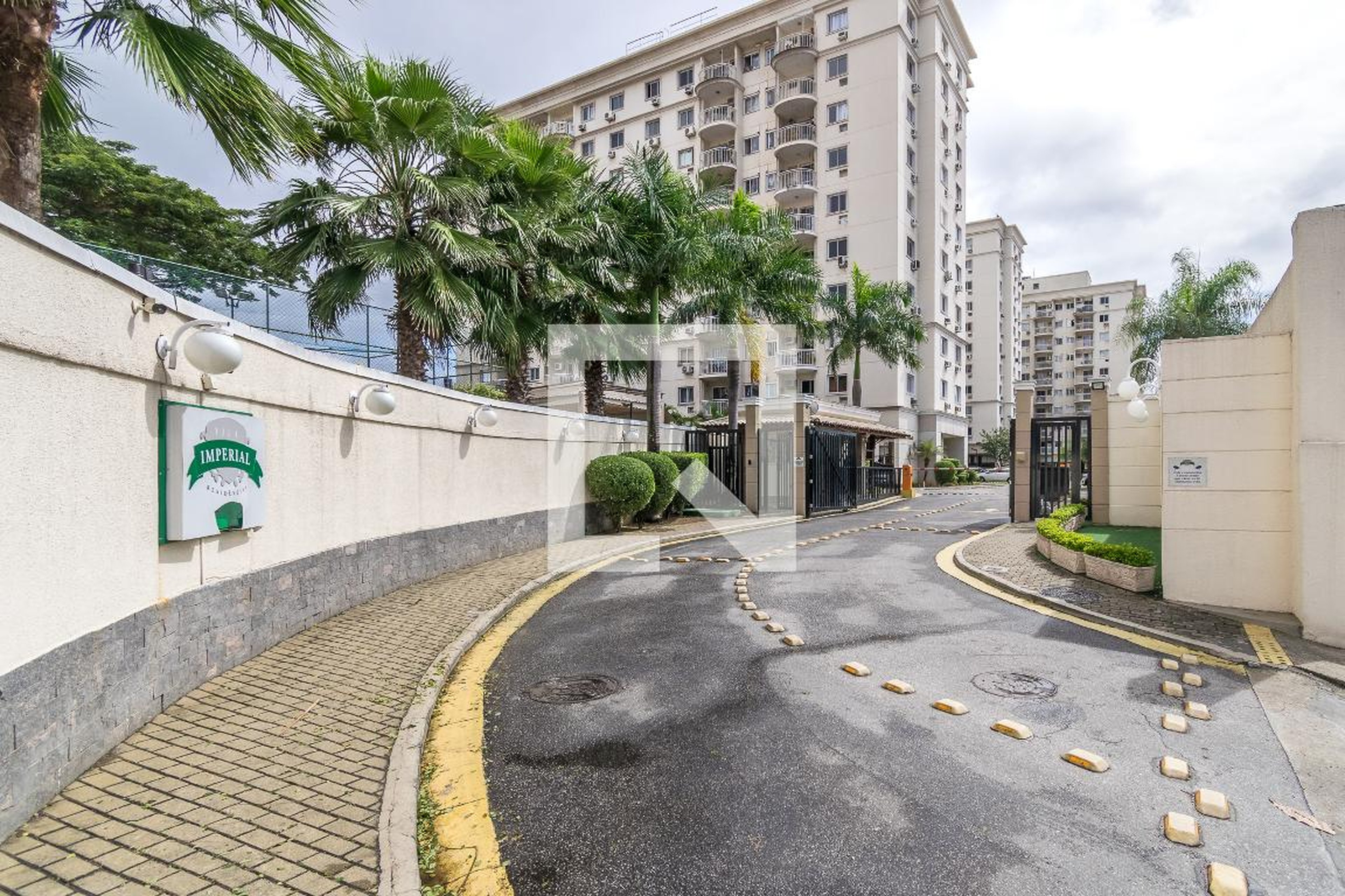 Fachada do Condomínio Condomínio Vila Imperial Residências