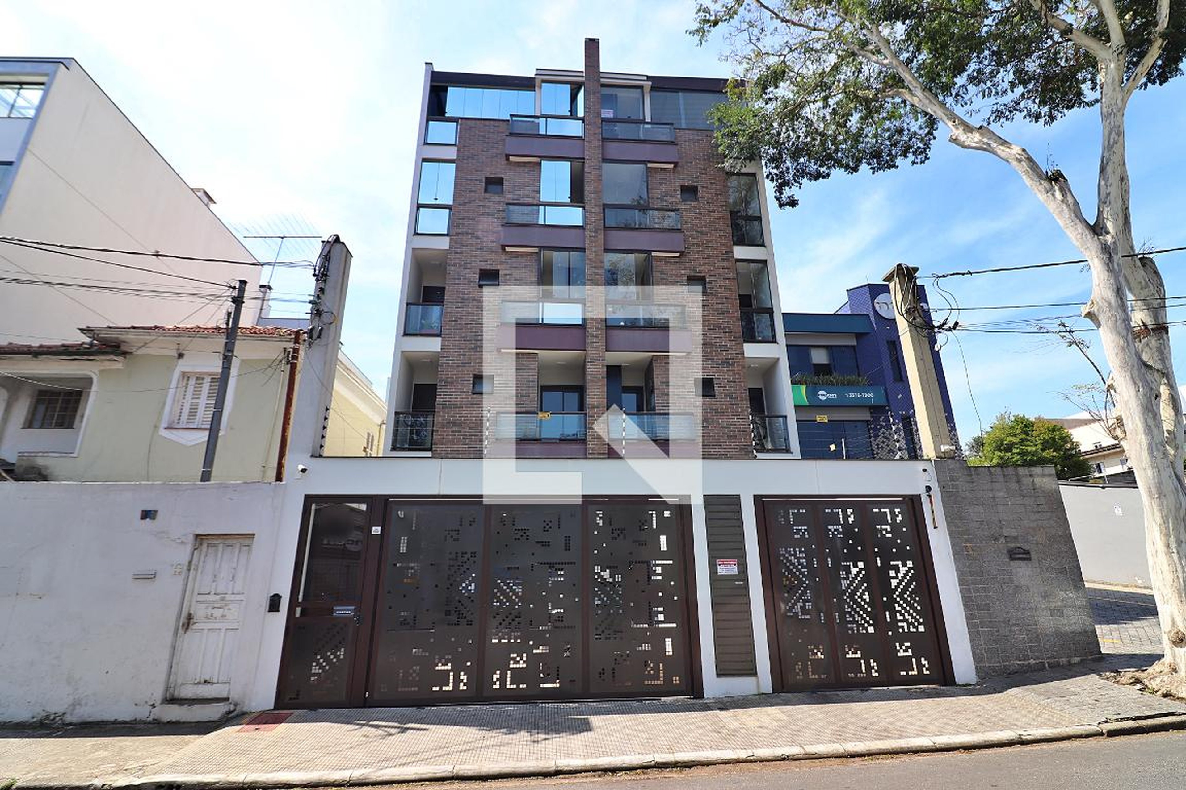 Fachada Condomínio em Alameda Dona Tereza Cristina, 369