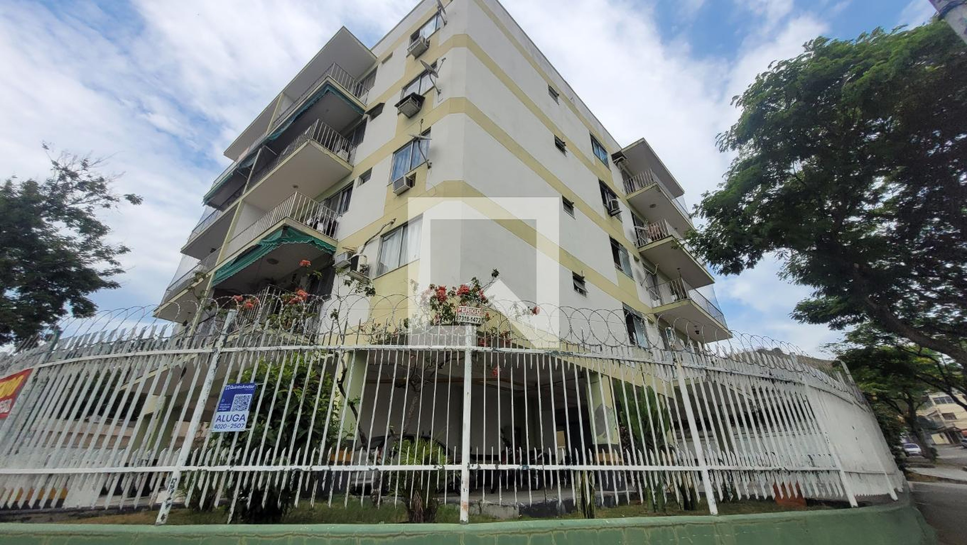 Fachada Condomínio em Rua Quiririm, 760