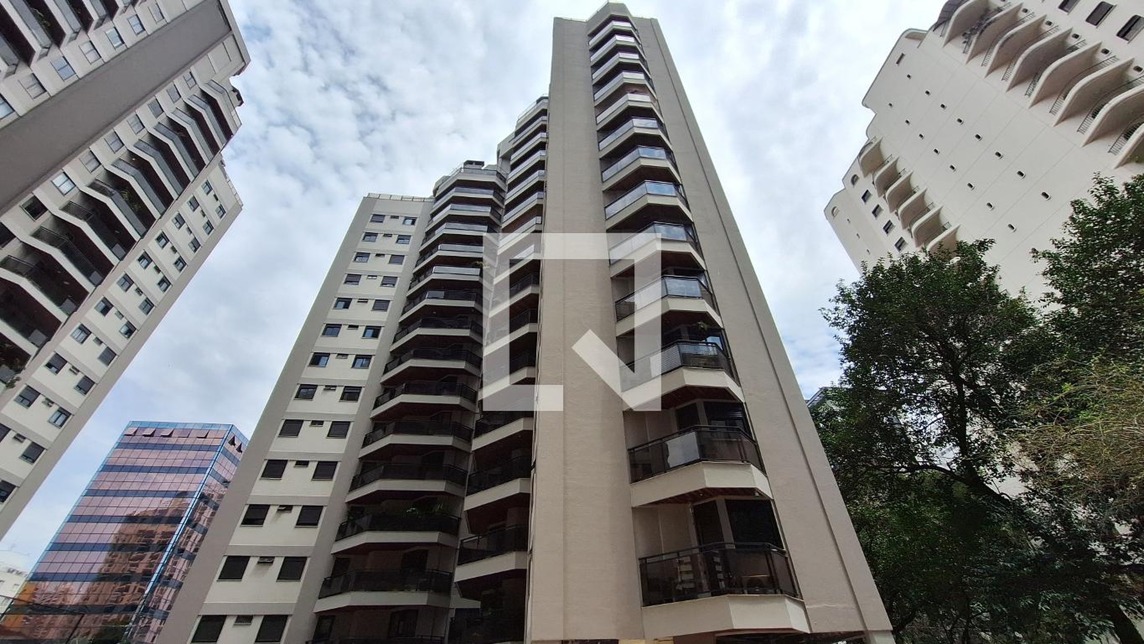 Fachada do Prédio Condomínio Ladresse