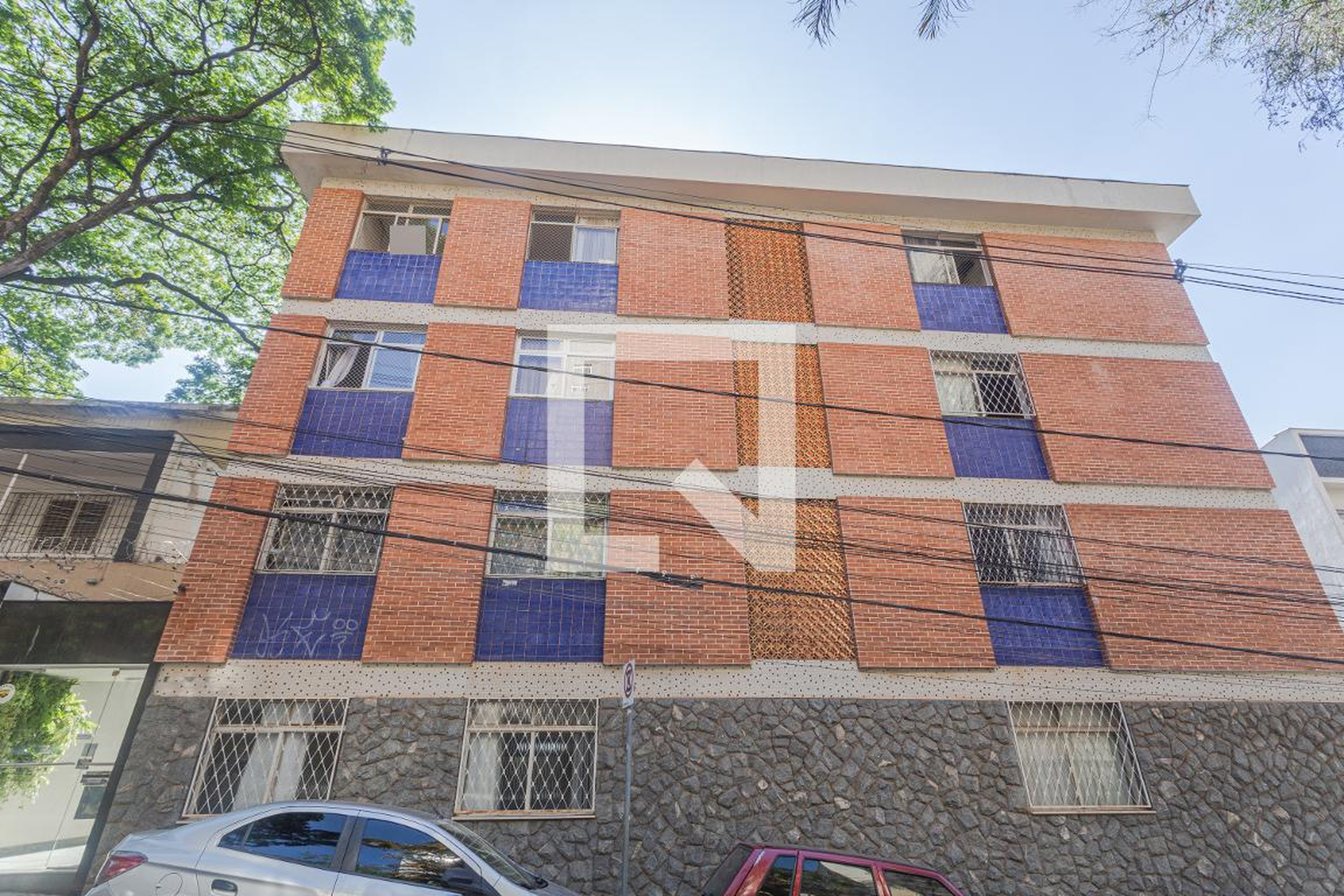 Fachada Condomínio em Rua Professor Magalhães Drumond, 172