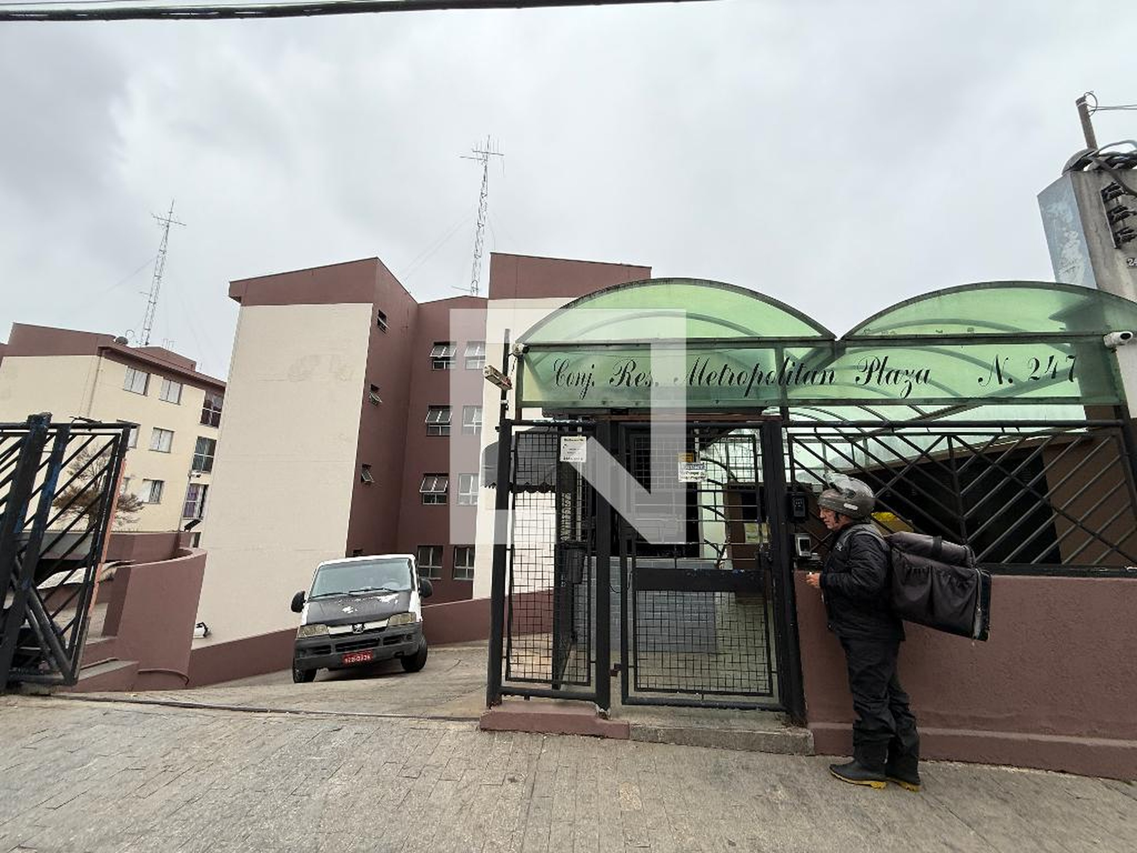 Fachada Condomínio em Estrada das Lágrimas, 245