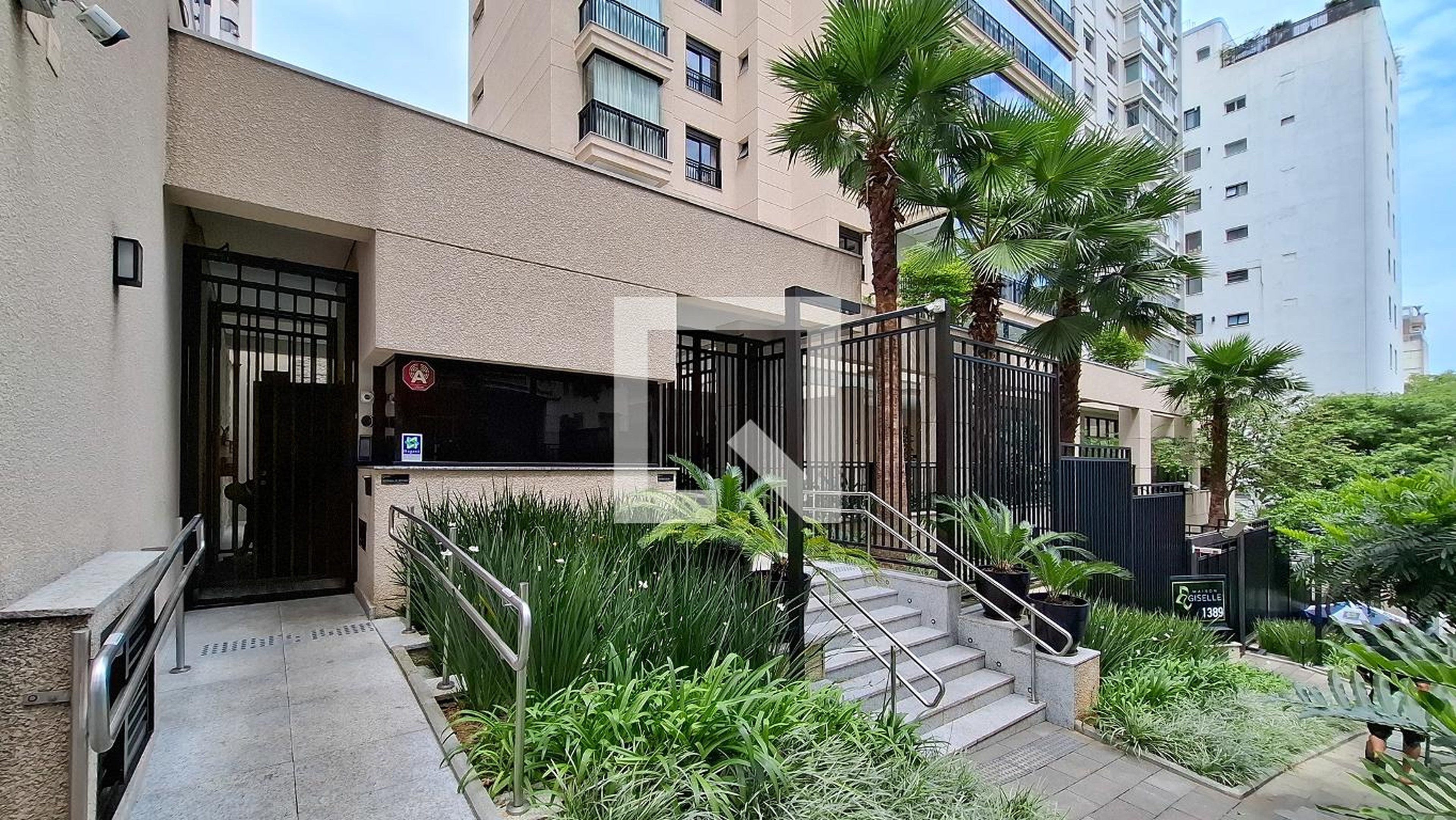 Fachada do Prédio Condomínio Maison Giselle