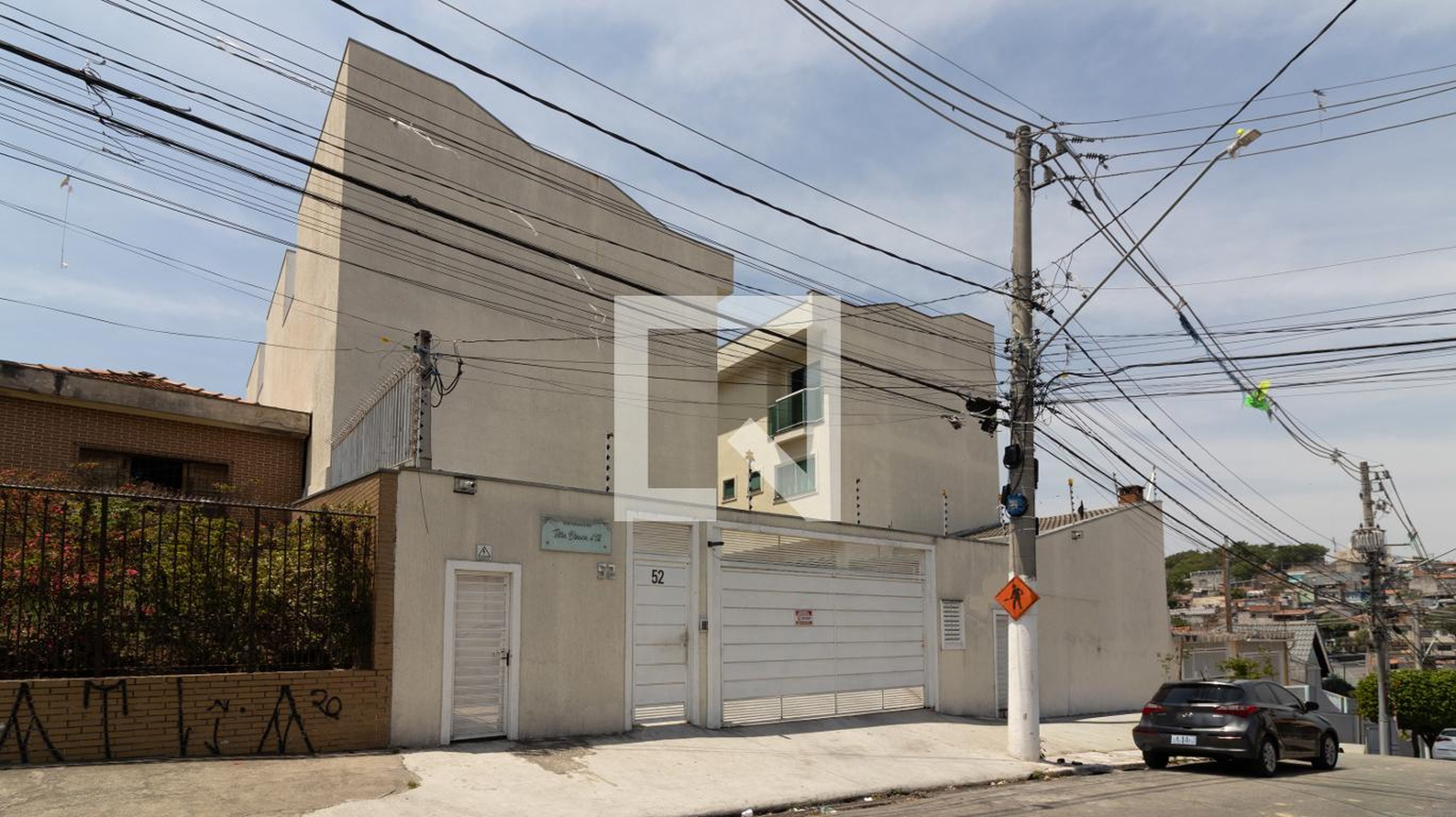 Fachada Condomínio em Rua Terra Branca, 52