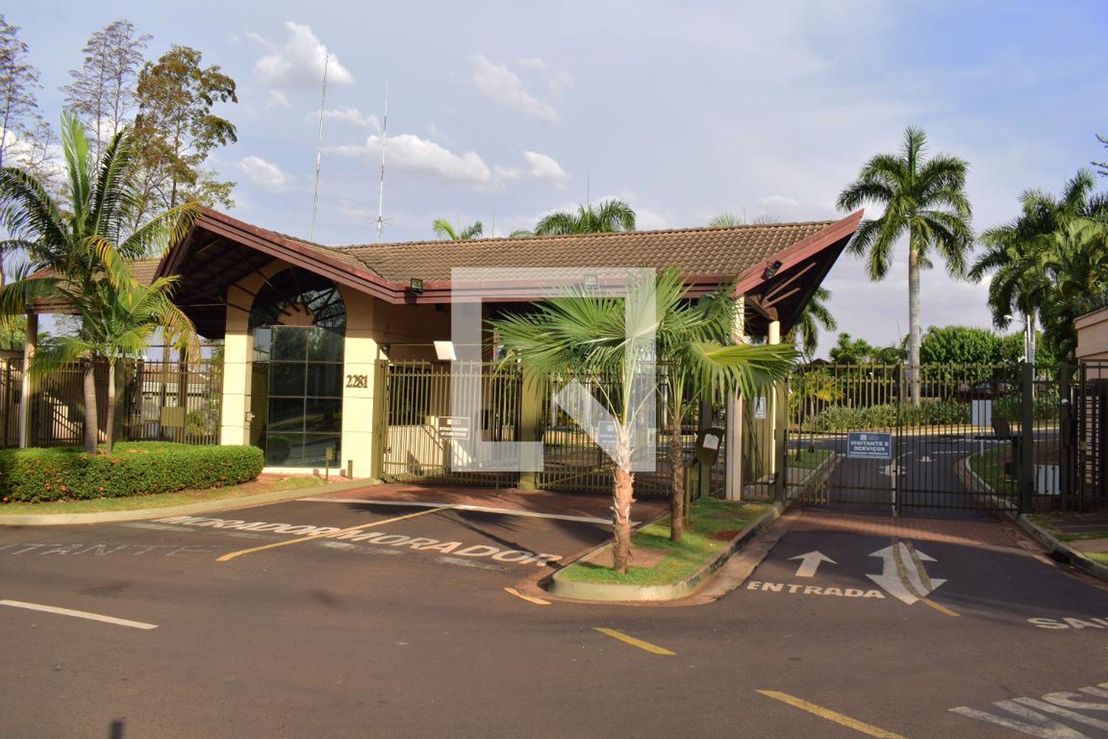 Fachada Condomínio IPÊ Roxo