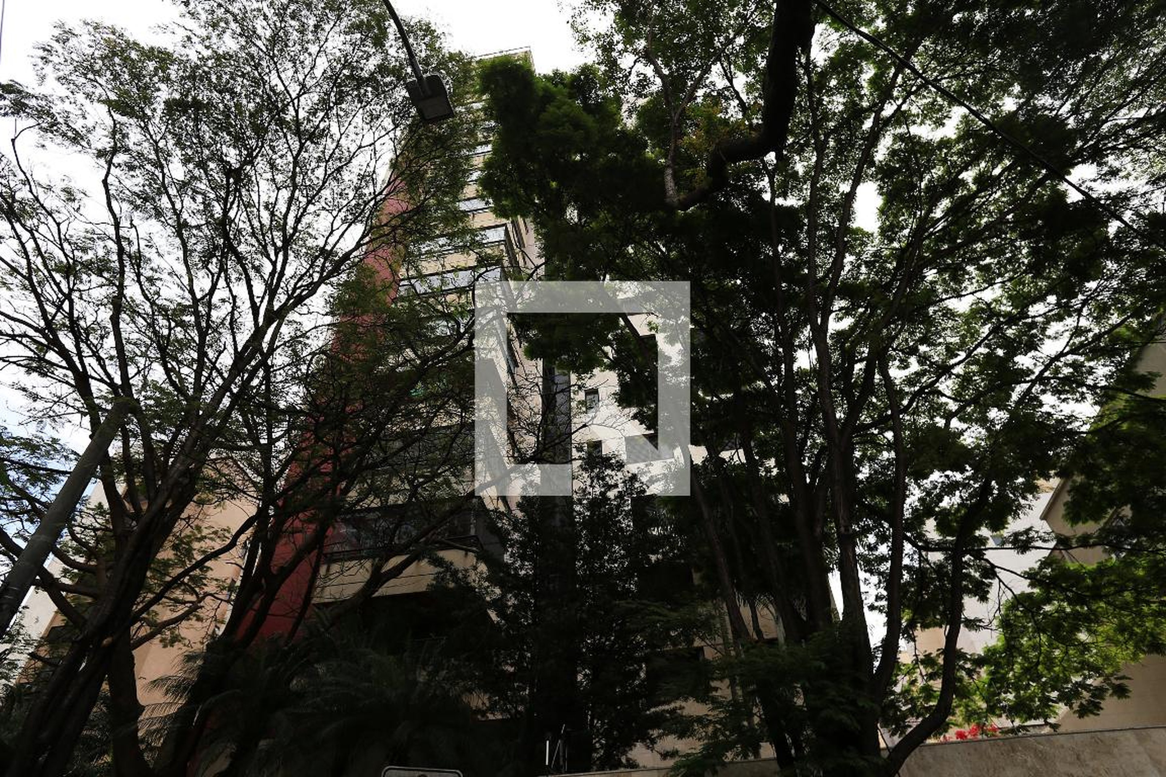 Fachada Condomínio em Rua Padre Severino, 174