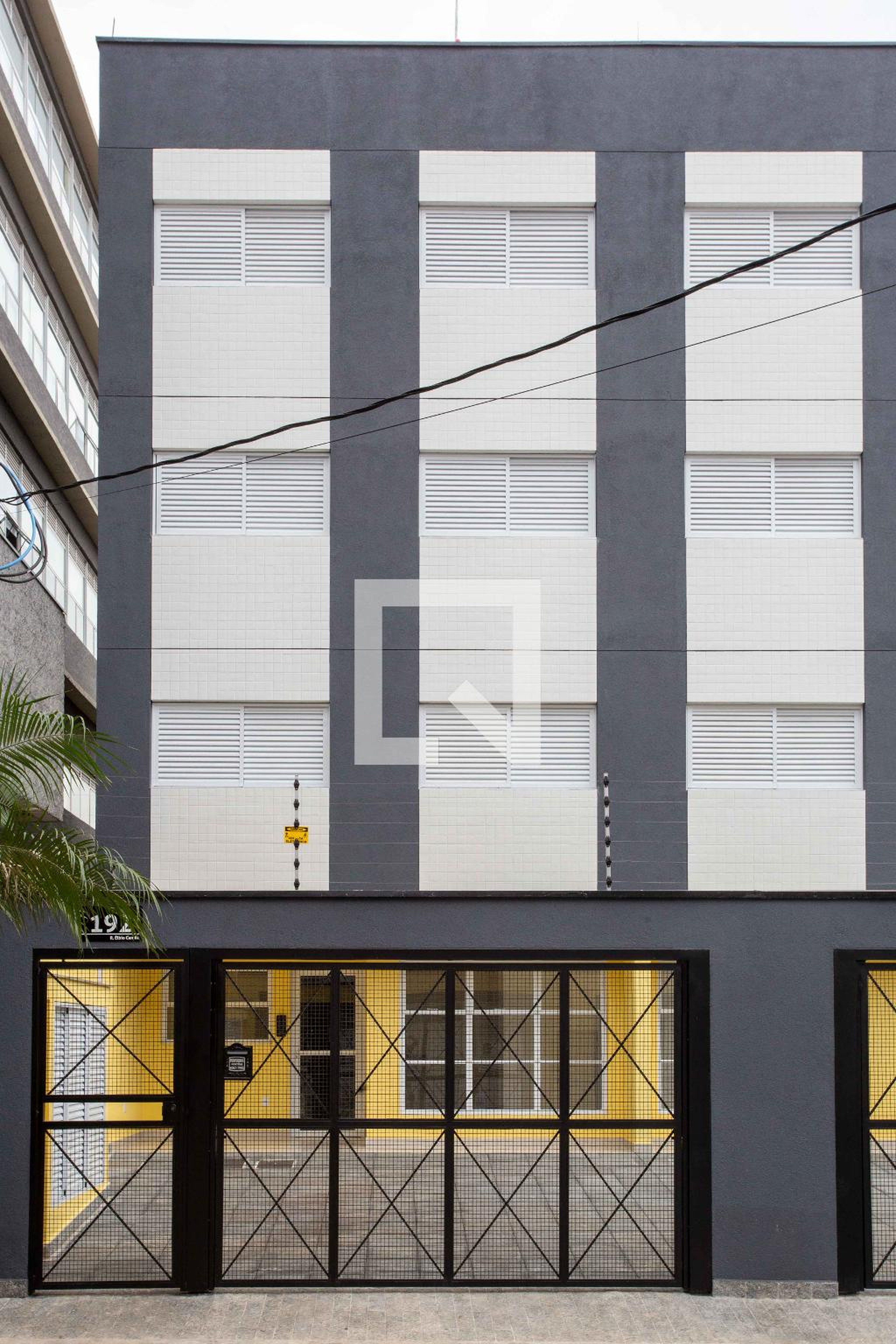 Fachada do Prédio Condomínio em Rua Élbio Camilo, 192