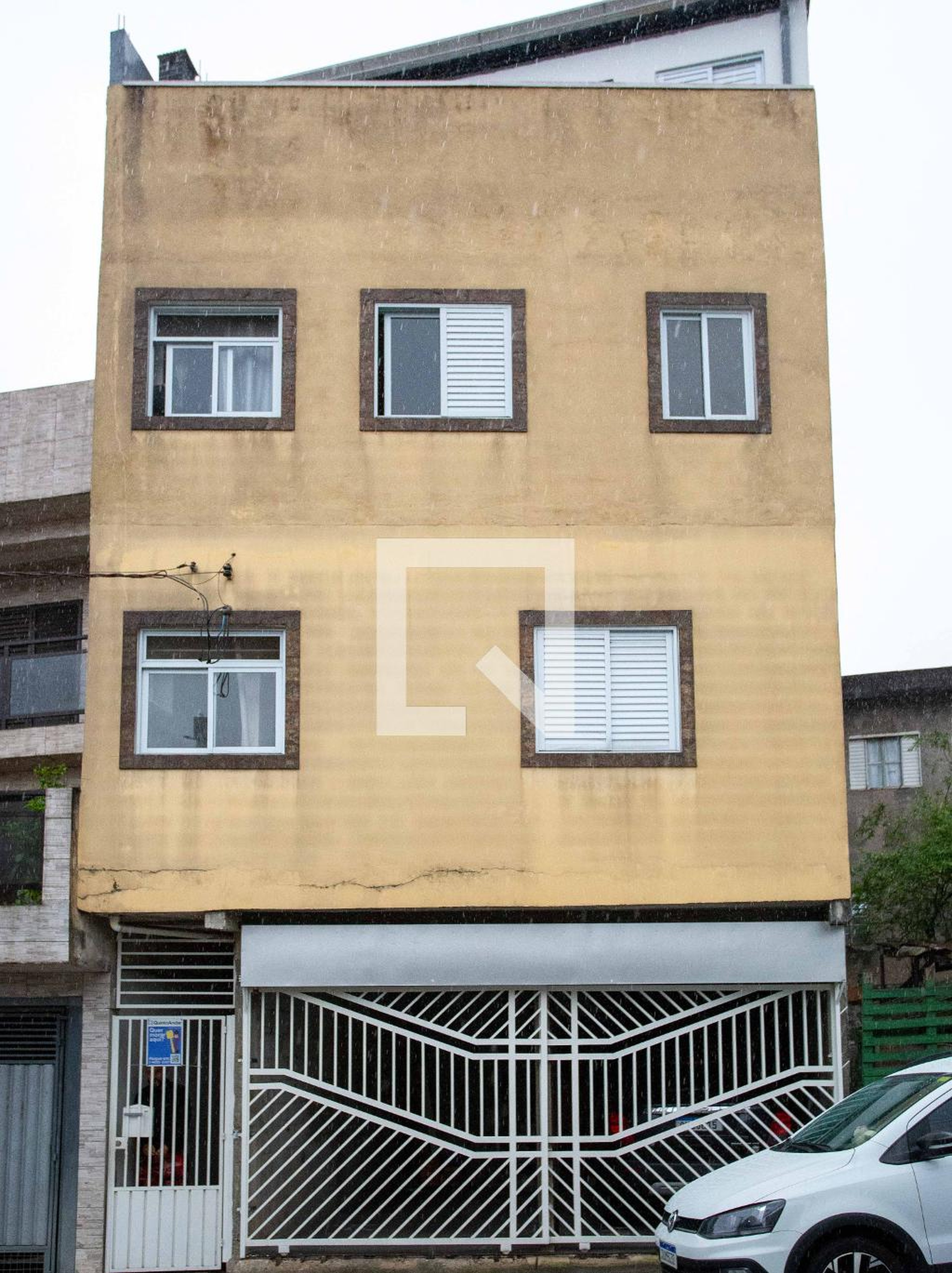 Fachada Condomínio em Rua Manuel Jesus Galvan, 233