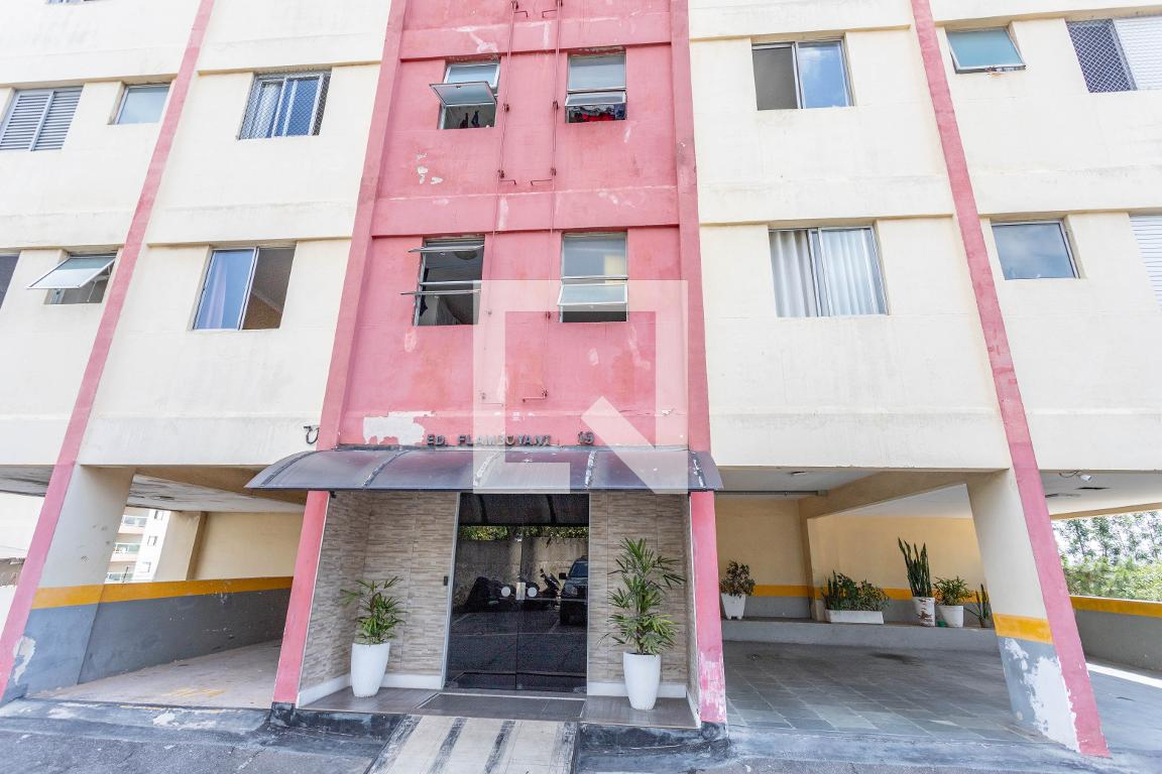 Fachada Edifício Flan Boian