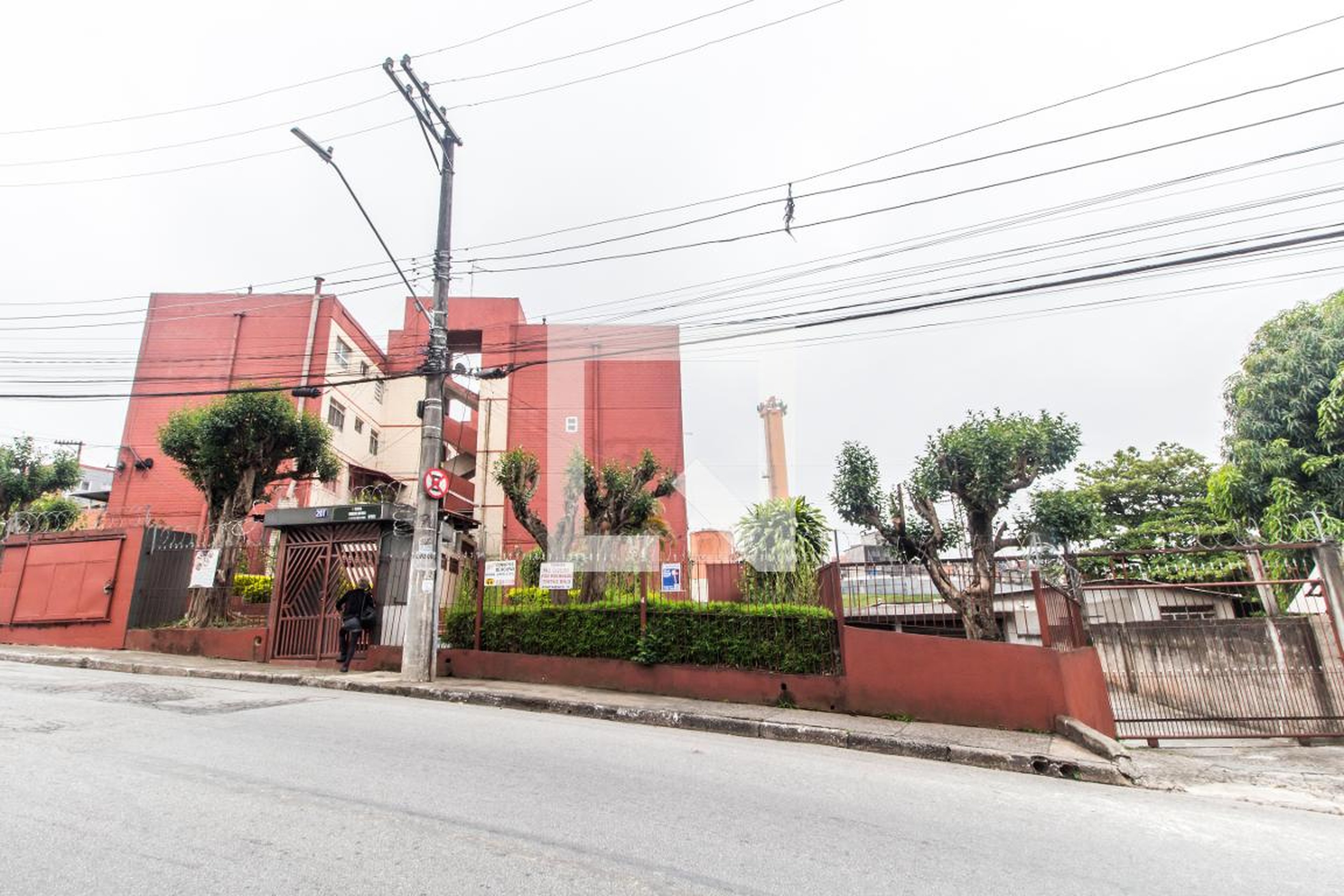 Fachada Condomínio em Rua Sete Lagoas, 201