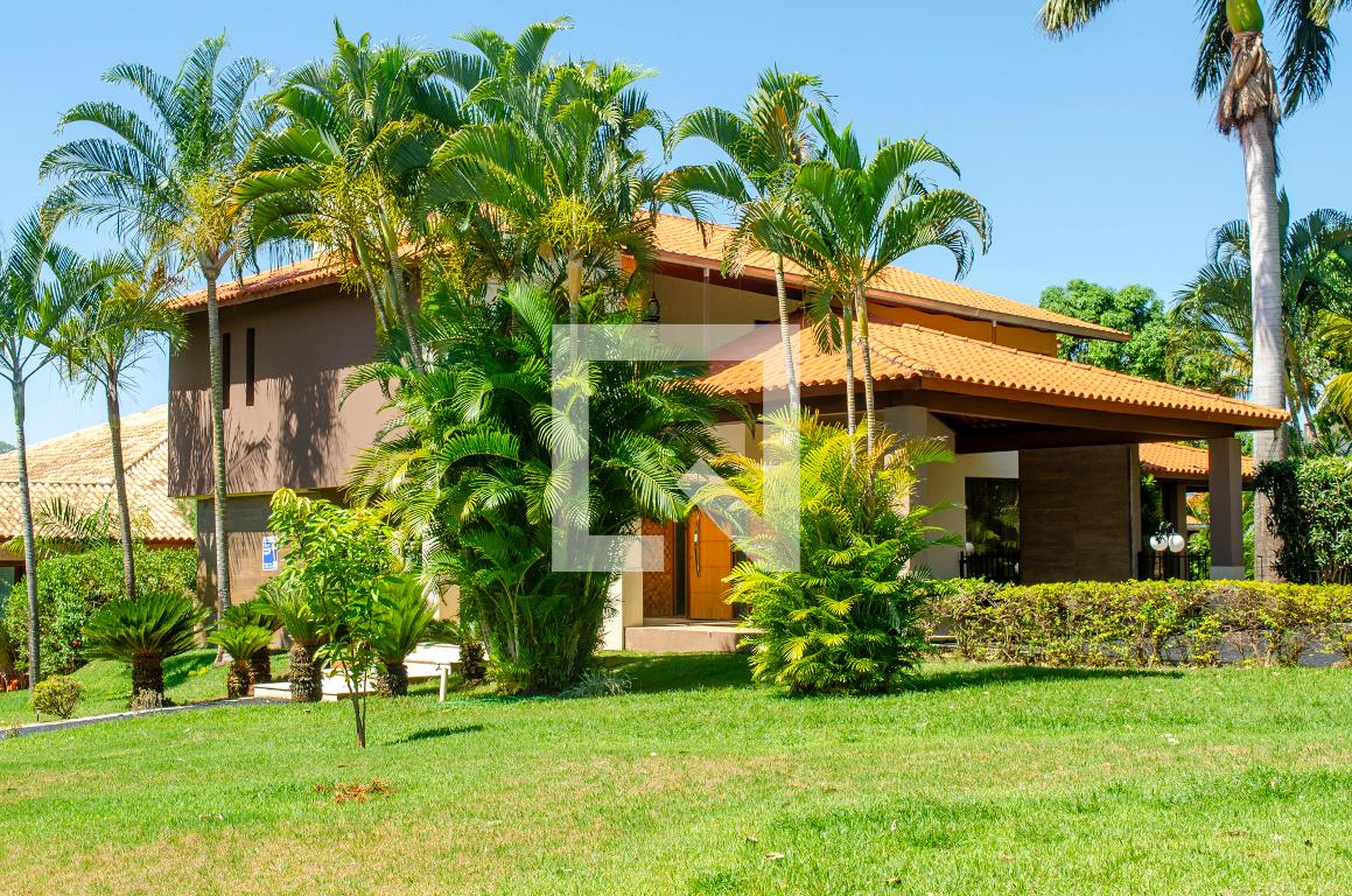 Fachada Condomínio em Rua dos Jequitibás, 27