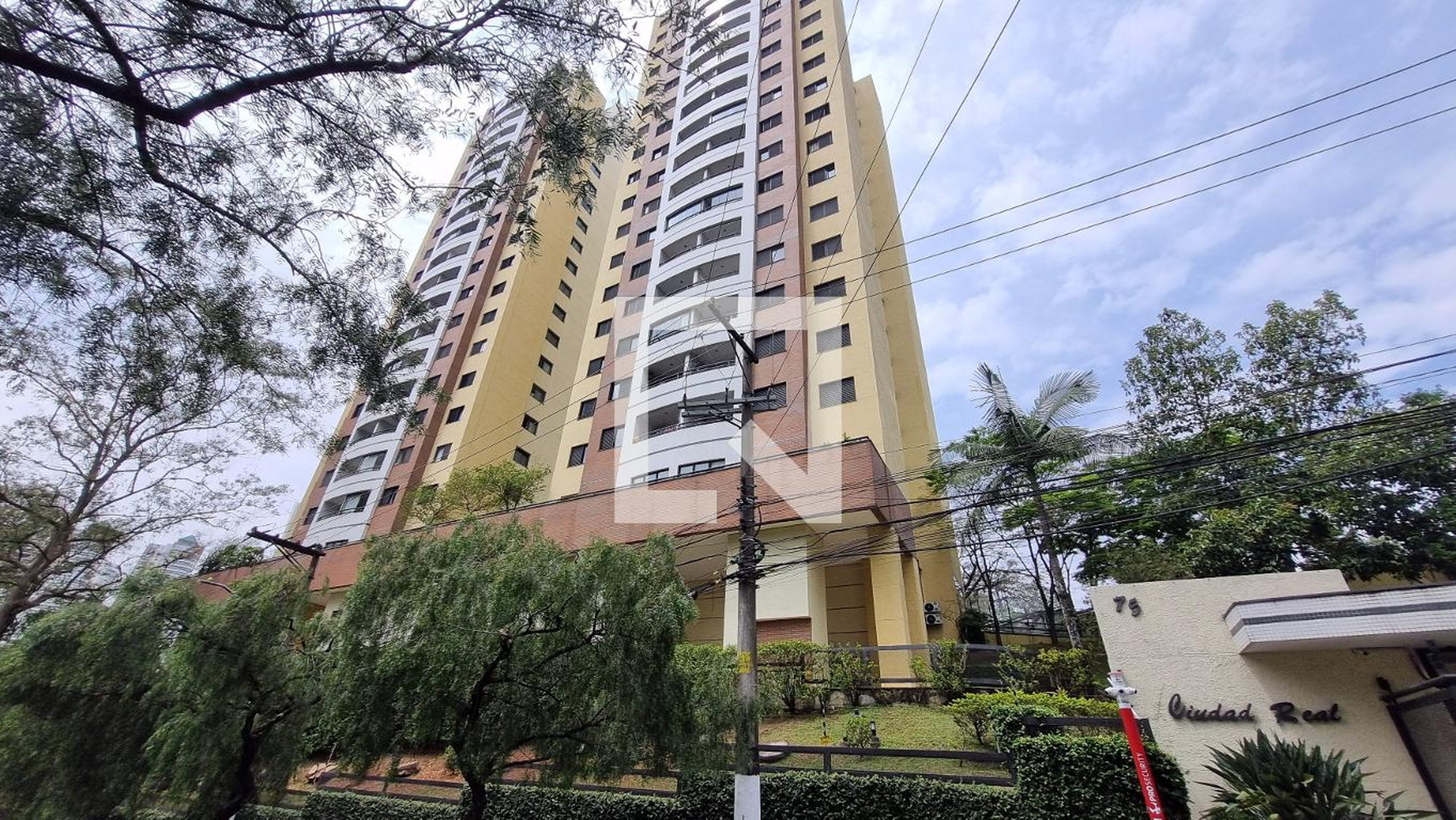 Fachada Condomínio Ciudad Real