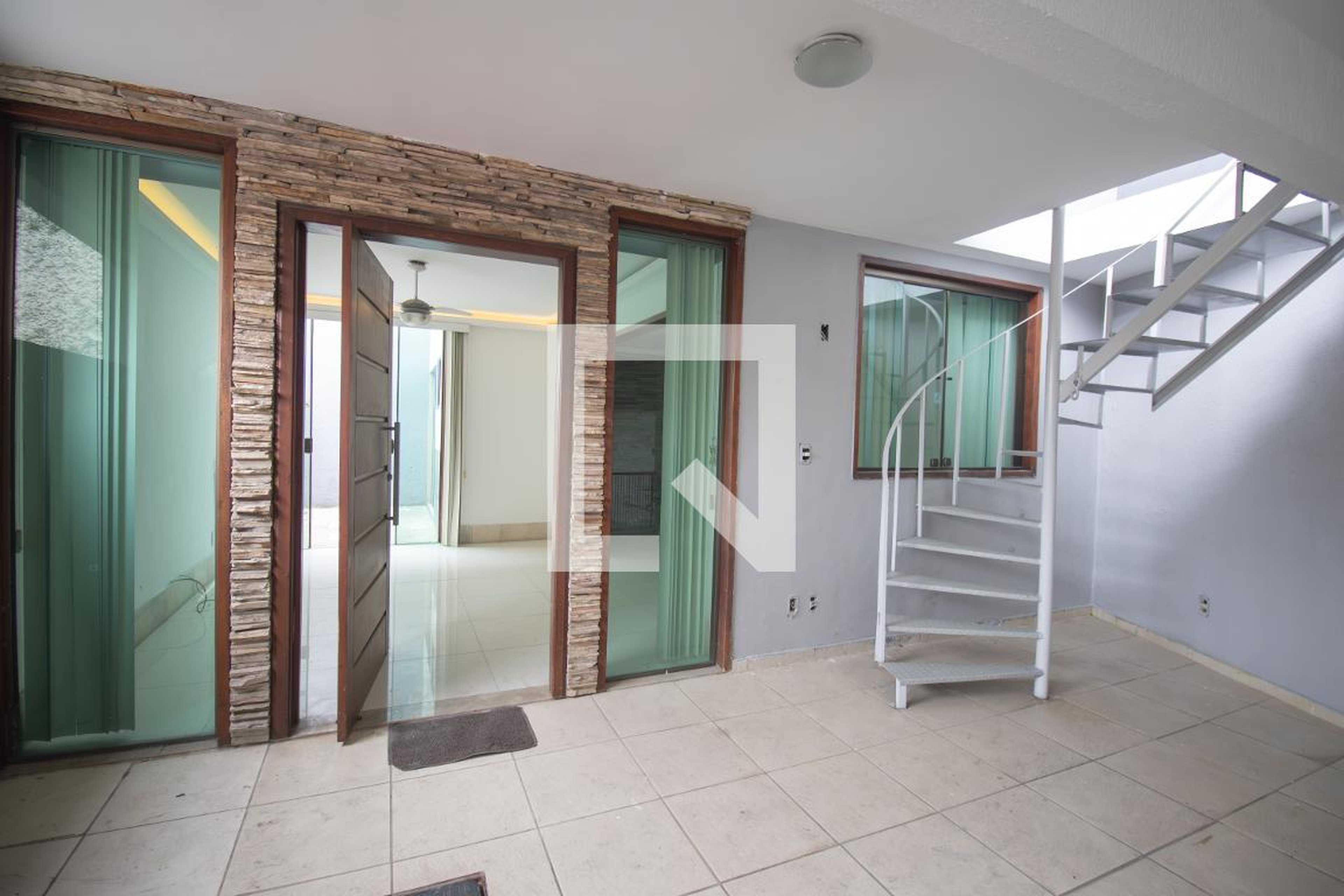 Fachada Condomínio em Avenida José Mendonça de Campos, 452