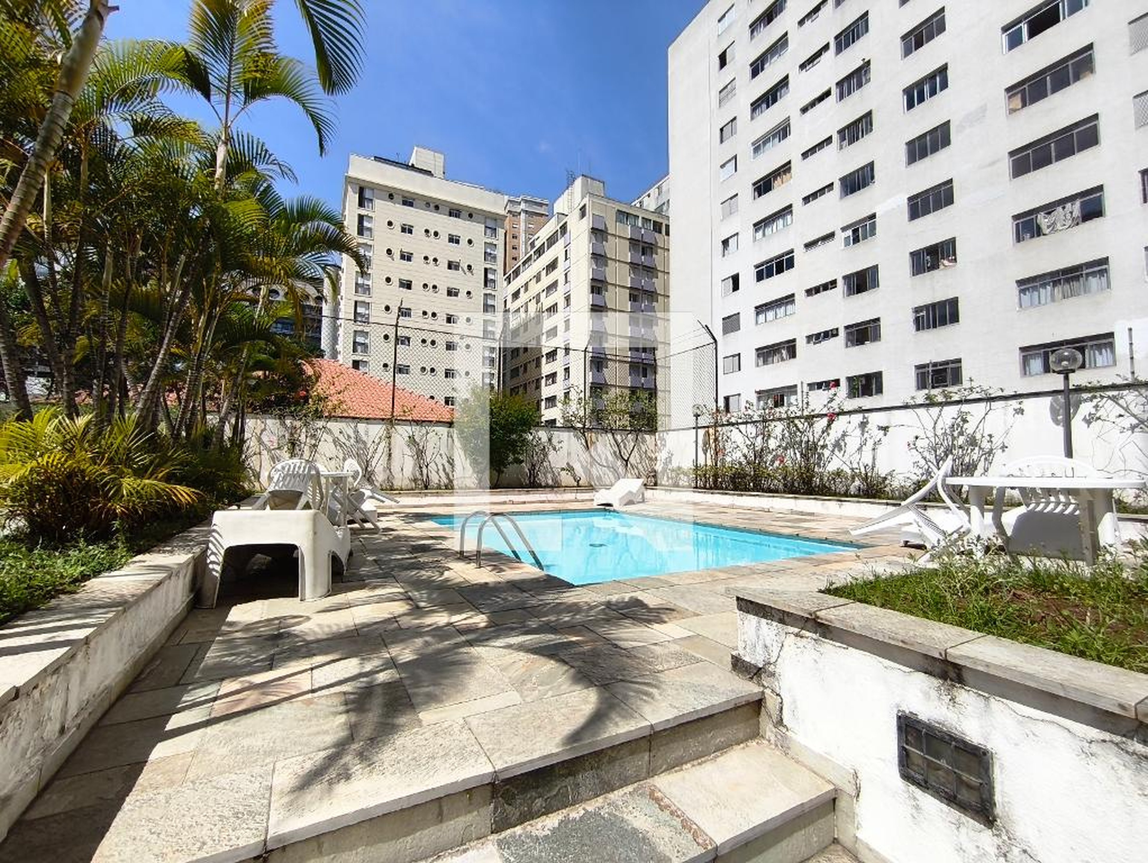 Piscina - Edifício Saint Florent