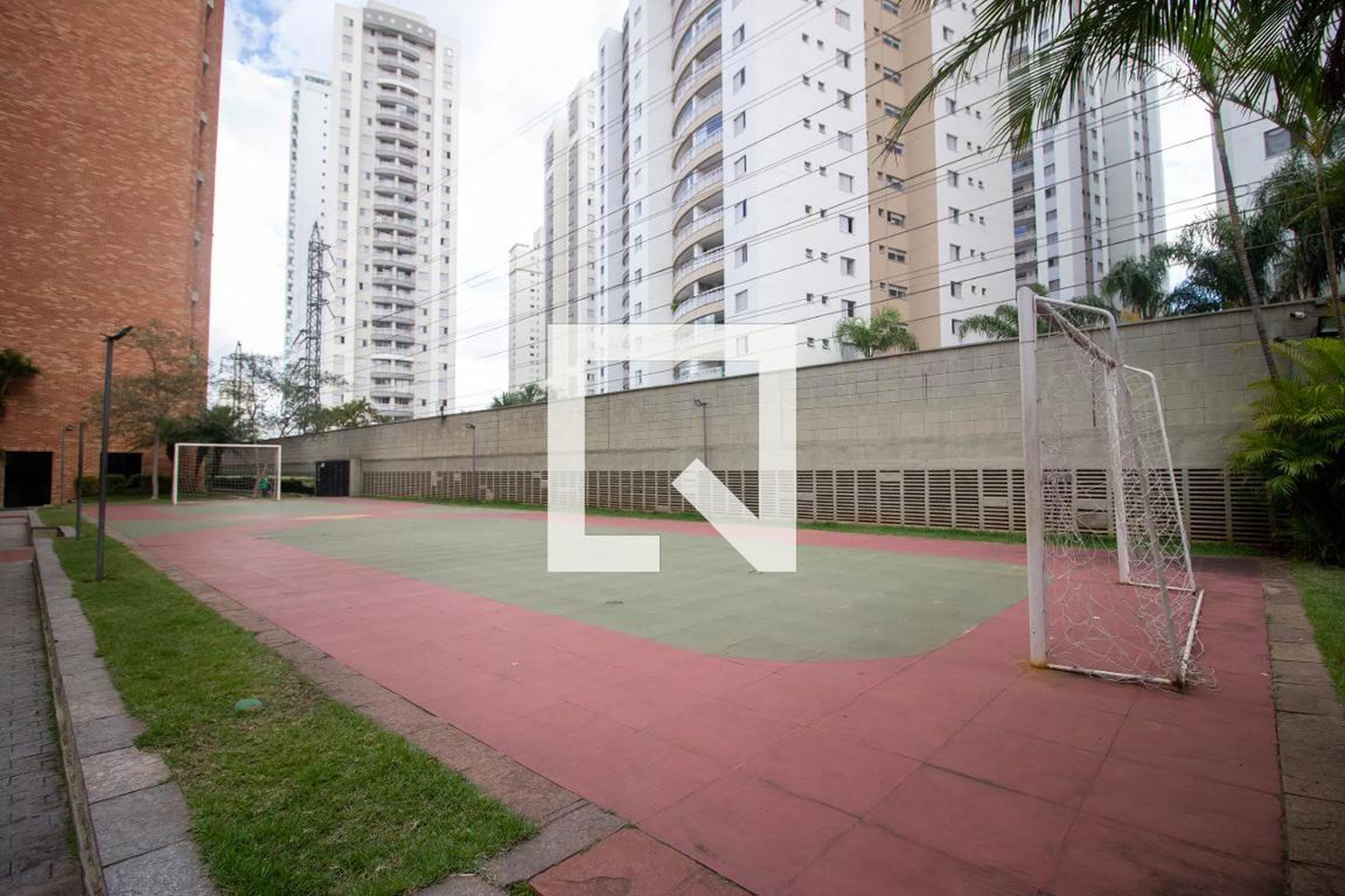 Quadra Esportiva - Edifício Chateaux France