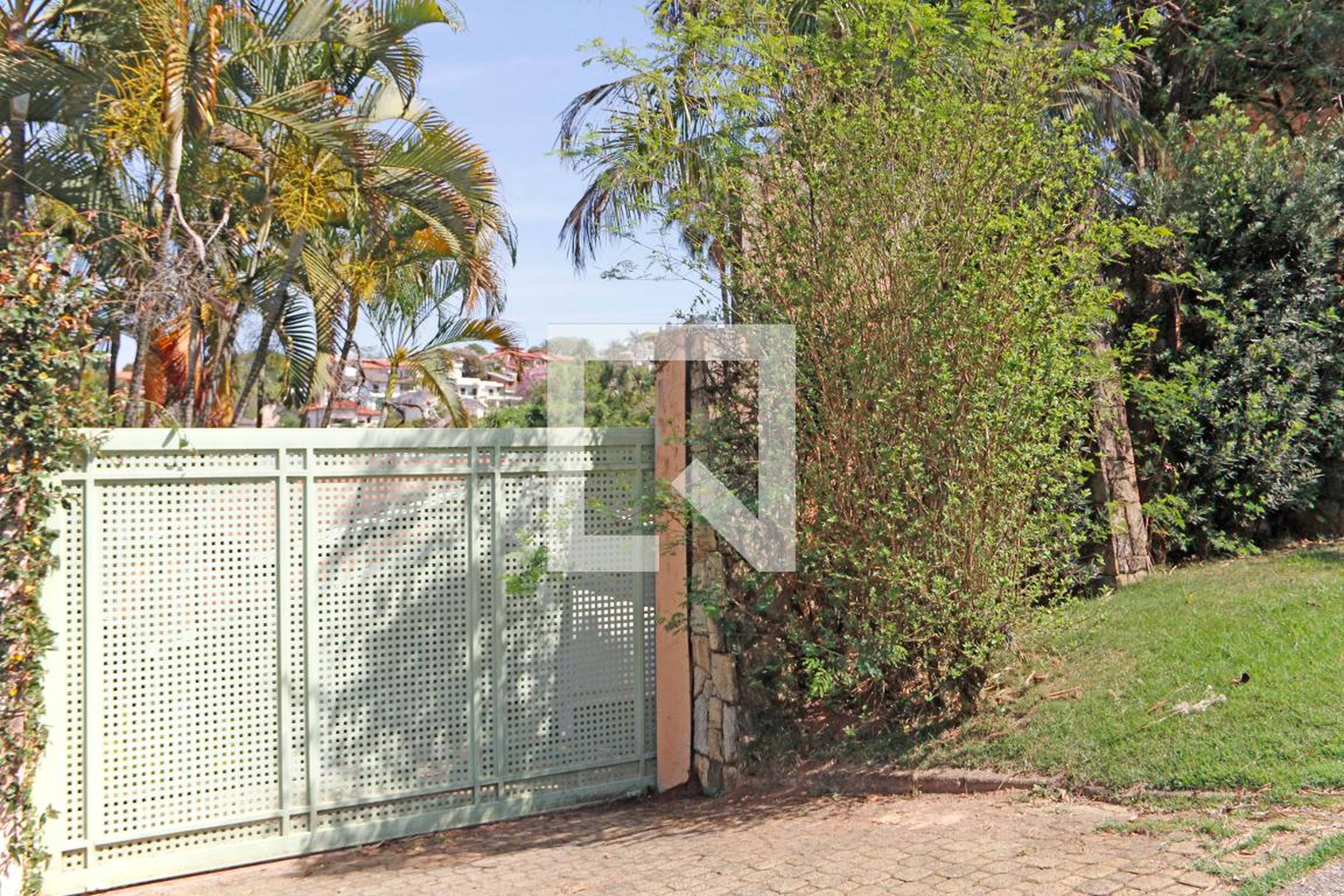 Fachada Condomínio em Rua Batatais, 255