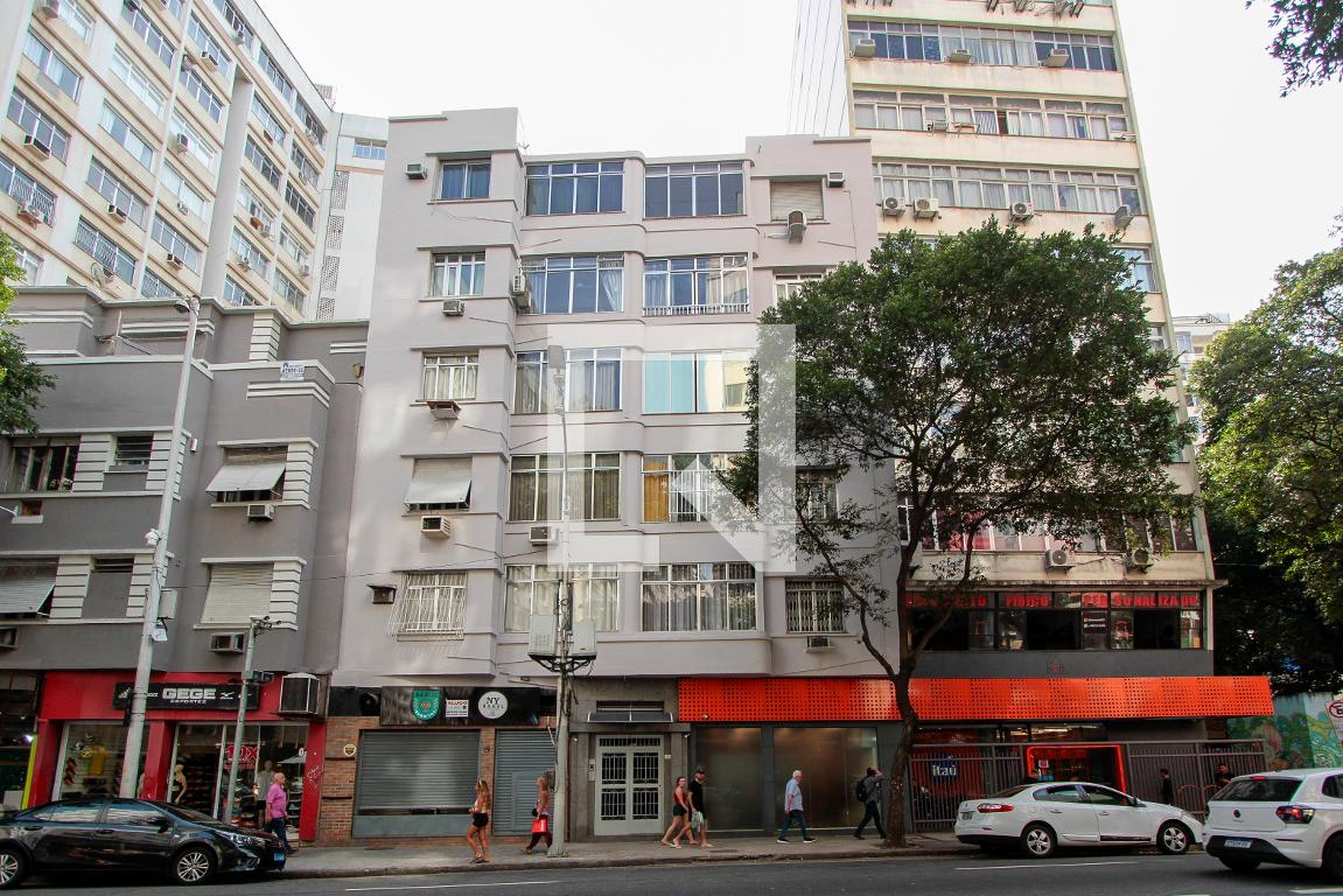 Fachada Condomínio em Avenida Nossa Senhora de Copacabana, 1126