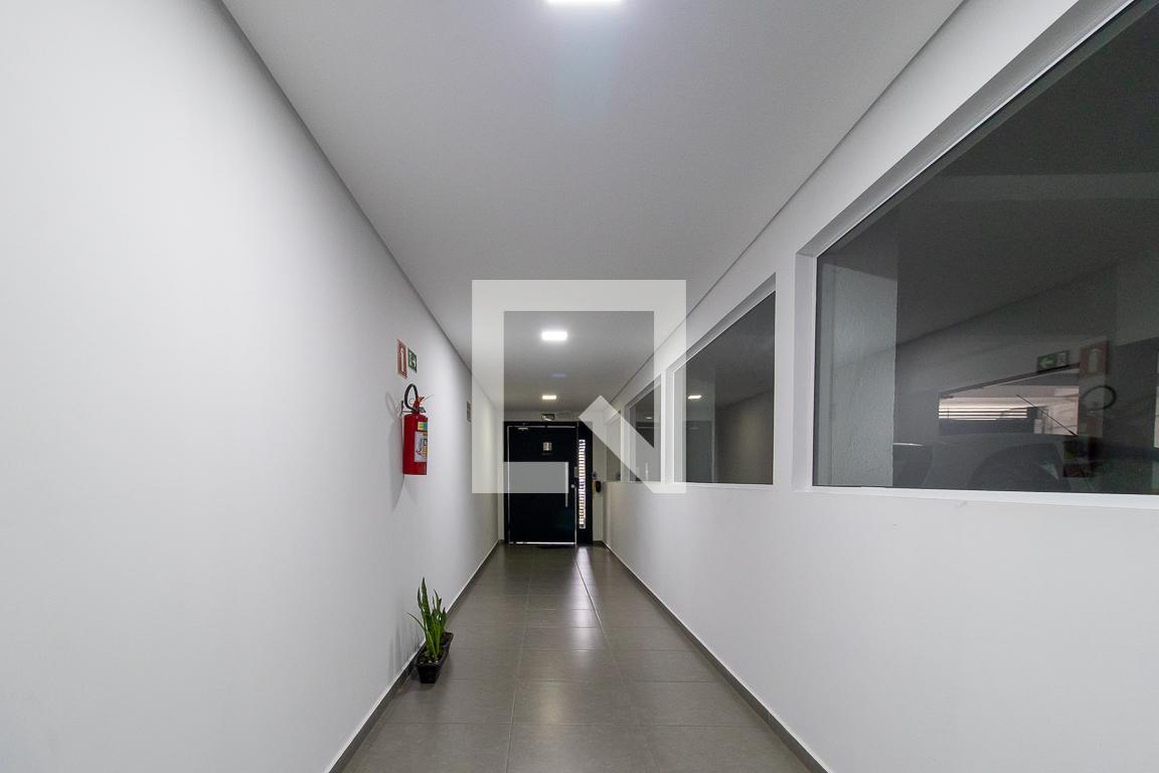 Entrada Condomínio em Rua Padre Carlos Dworaczek, 68