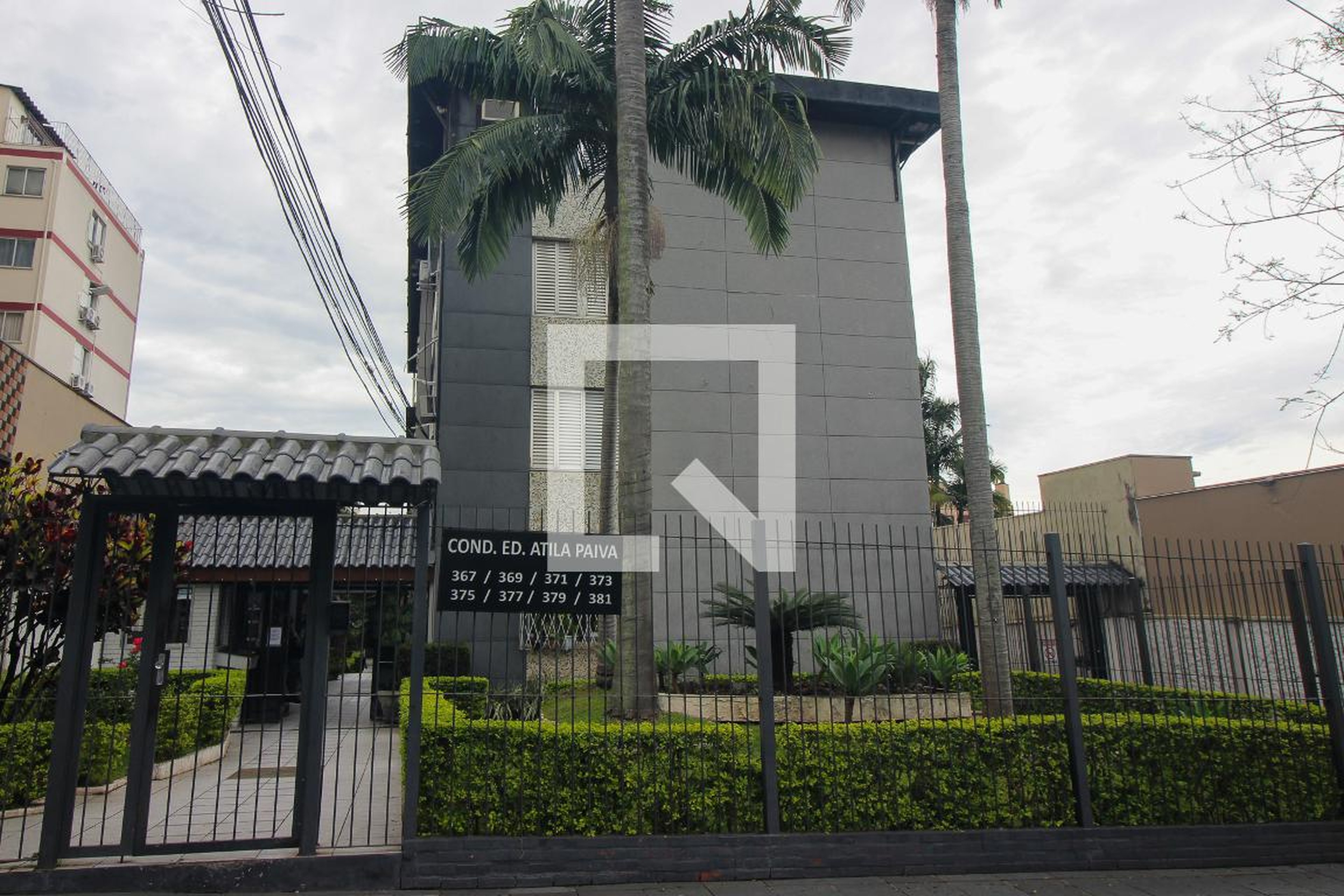 Fachada do condomínio Condomínio em Rua Silveiro, 381