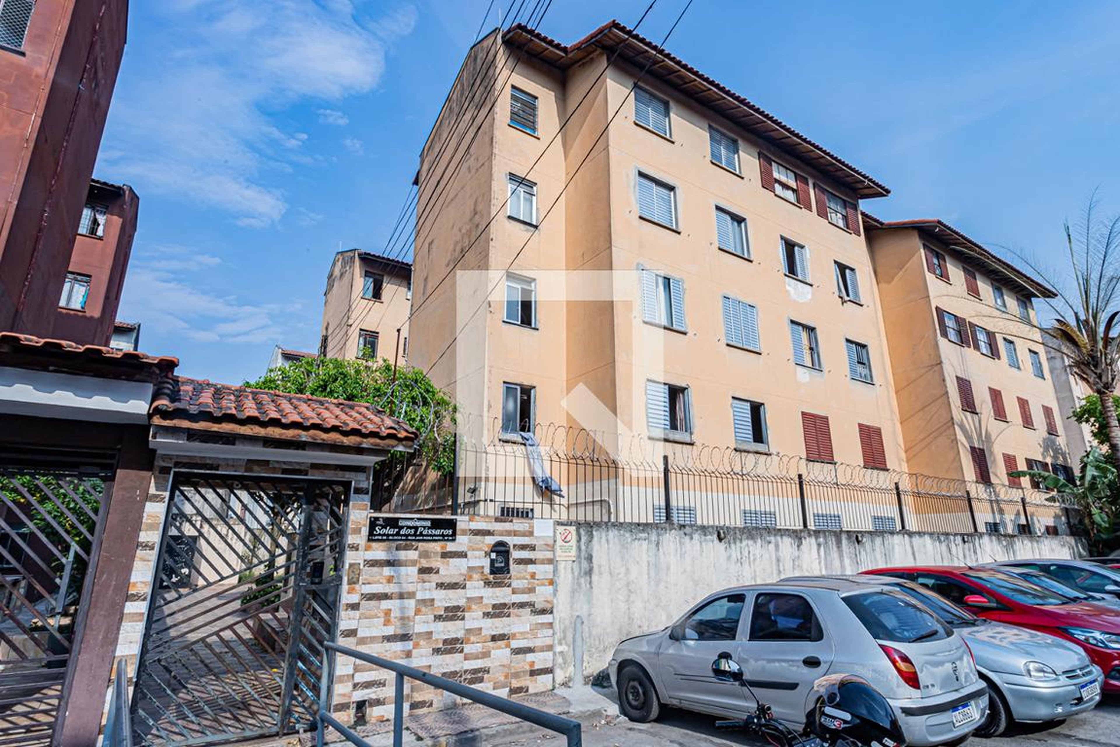 Fachada Condomínio em Rua Jair Rosa Pinto, 54