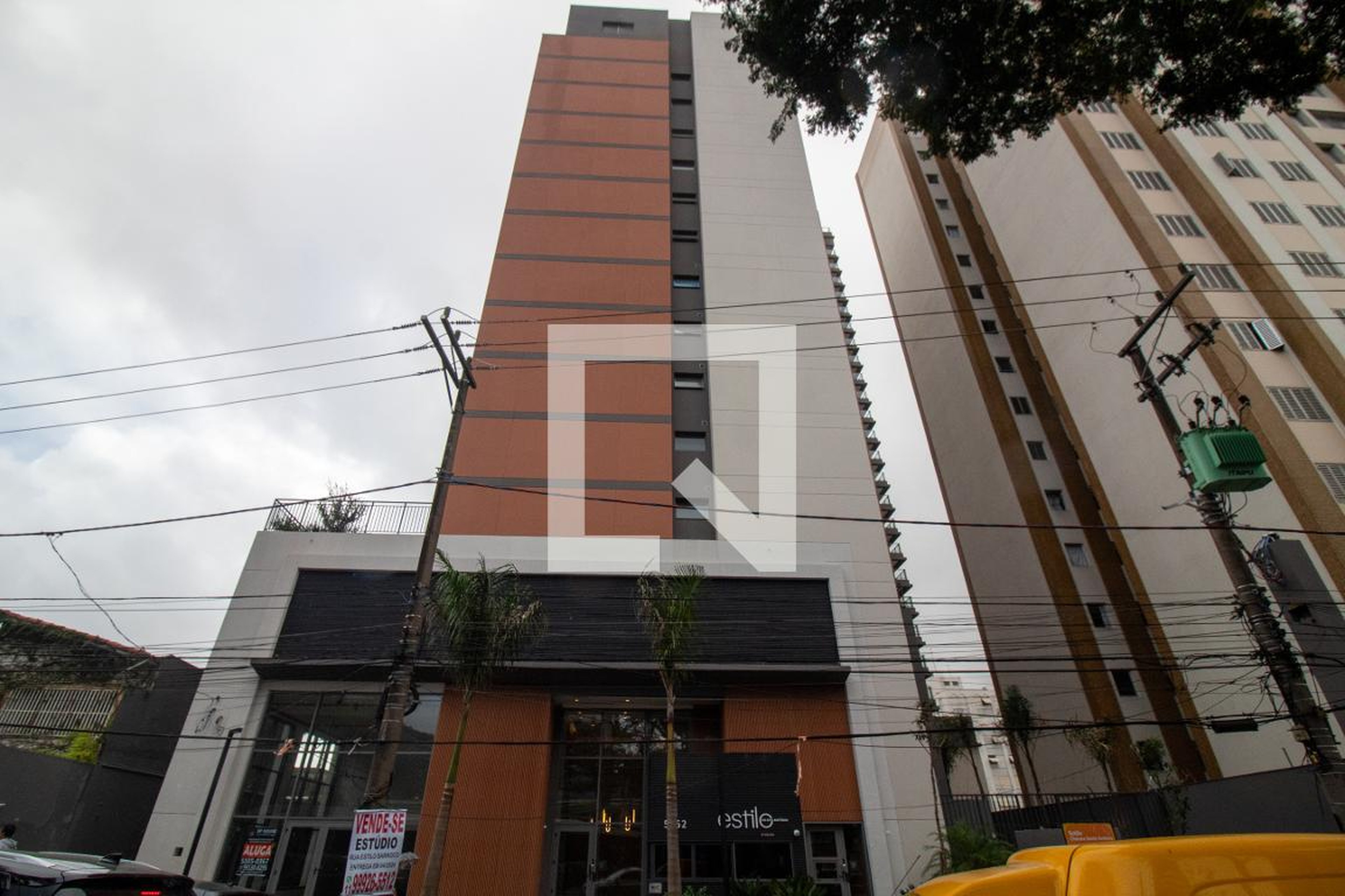 Fachada do Prédio Condomínio Estilo Chácara Santo Antonio Studio