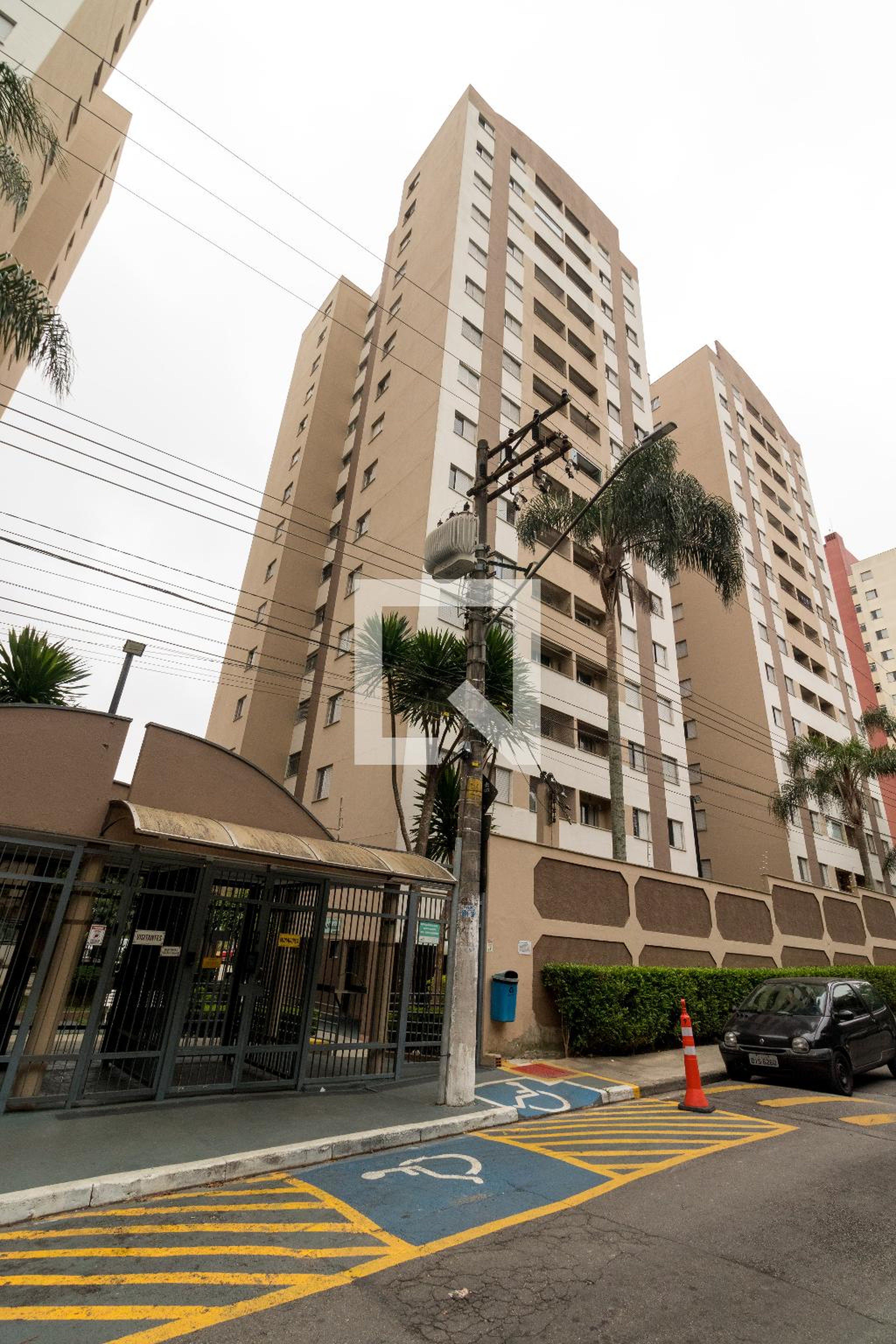 Fachada do Prédio Condomínio em Rua Demerval da Fonseca, 351