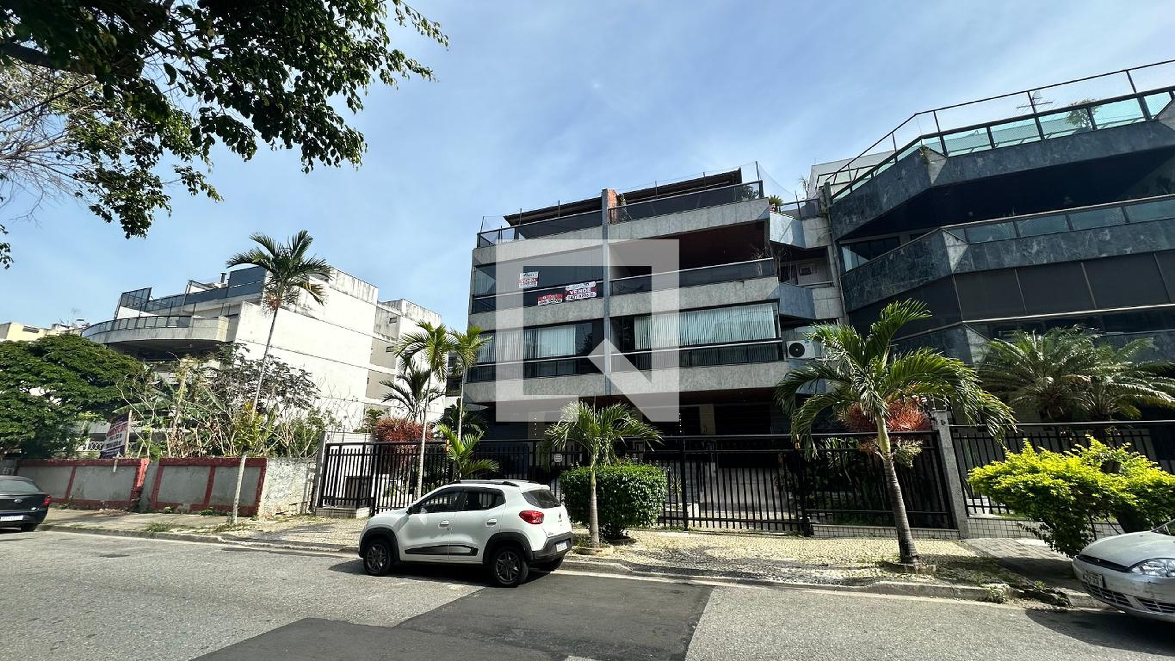 Fachada Condomínio em Rua Clóvis Salgado, 565