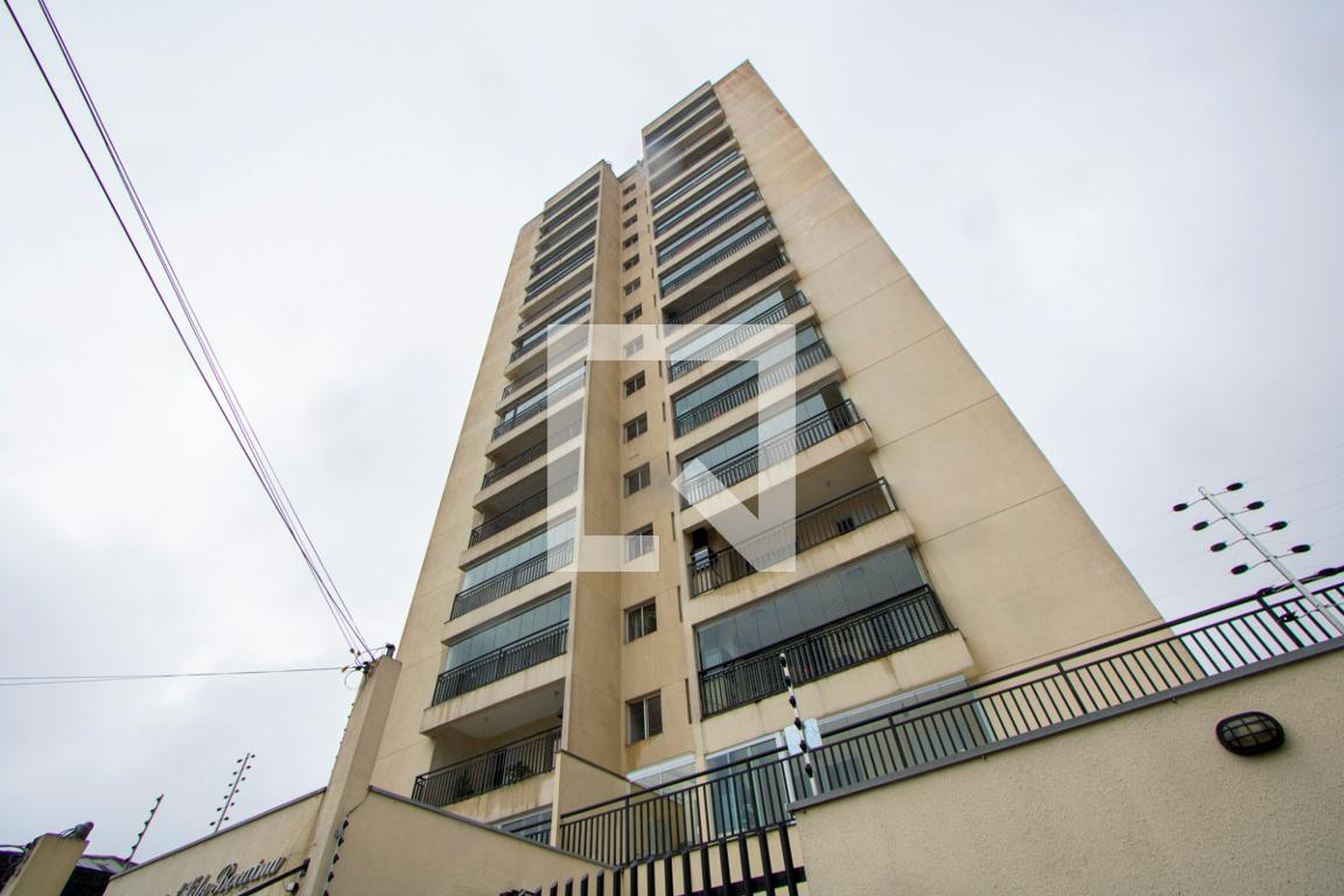 Fachada Condomínio em Rua Brás Cubas, 363