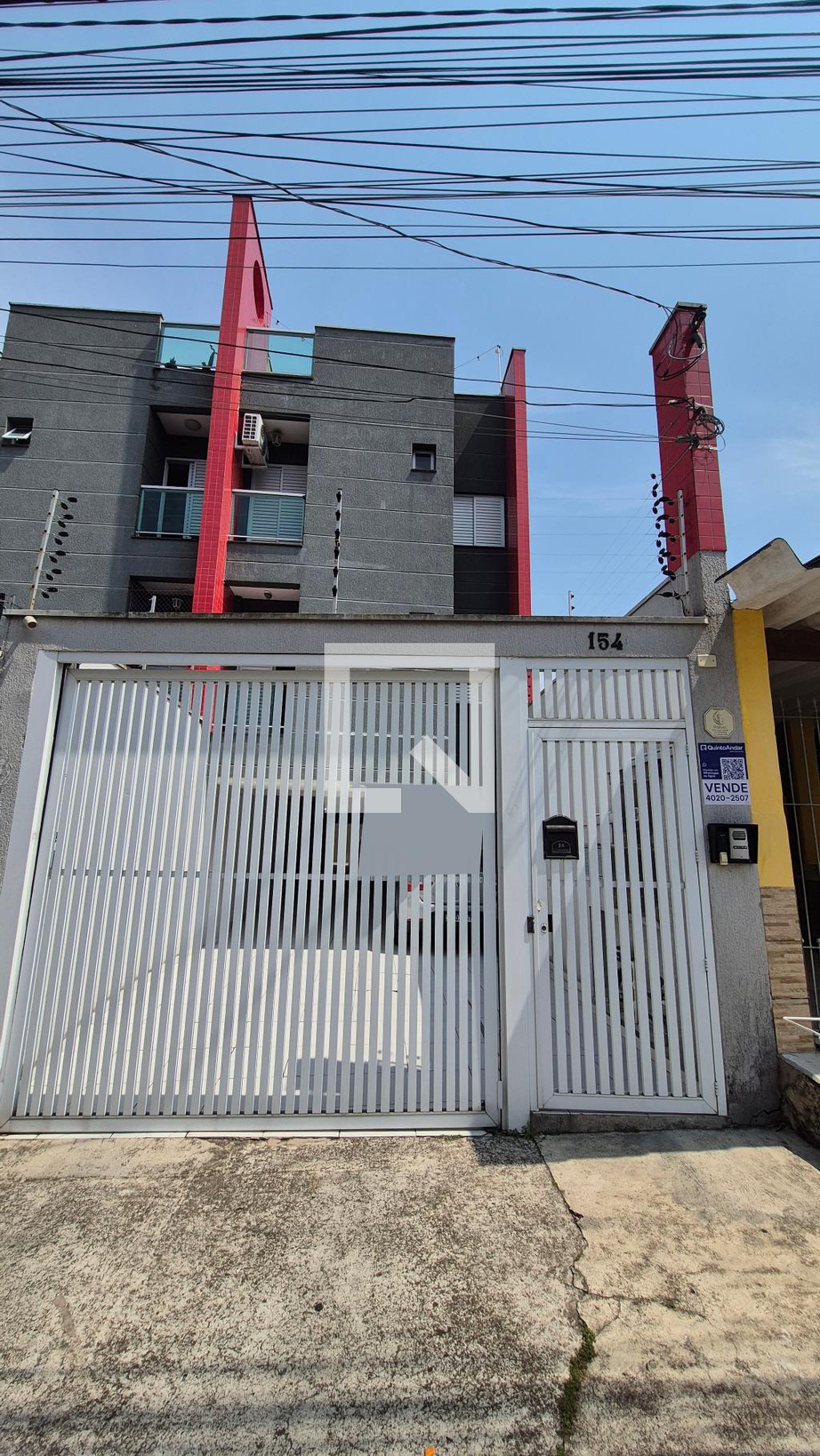 Fachada Condomínio em Rua Himaláia, 154