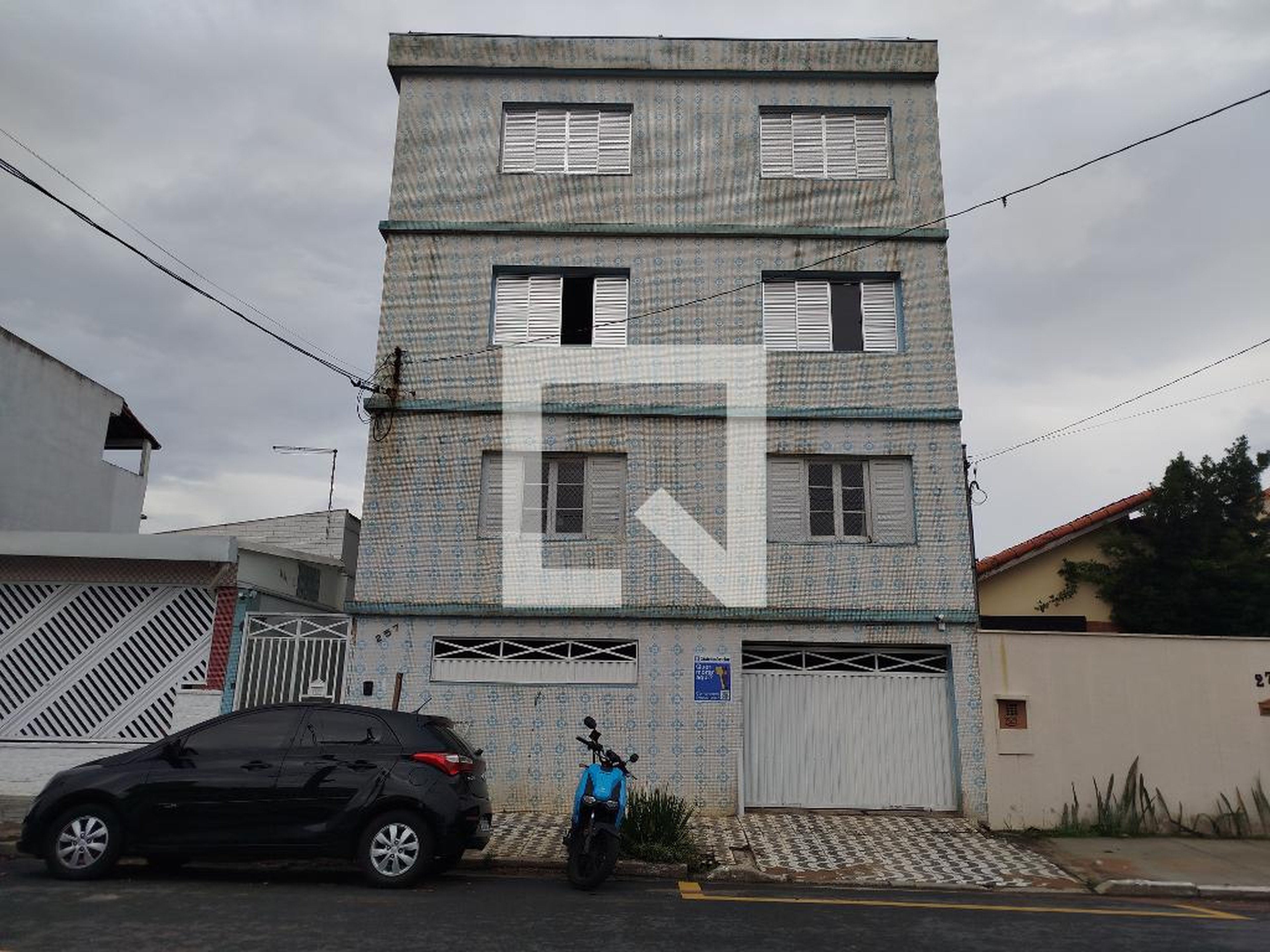 Fachada Condomínio em Rua Maria Teixeira Mourão Maresti, 257