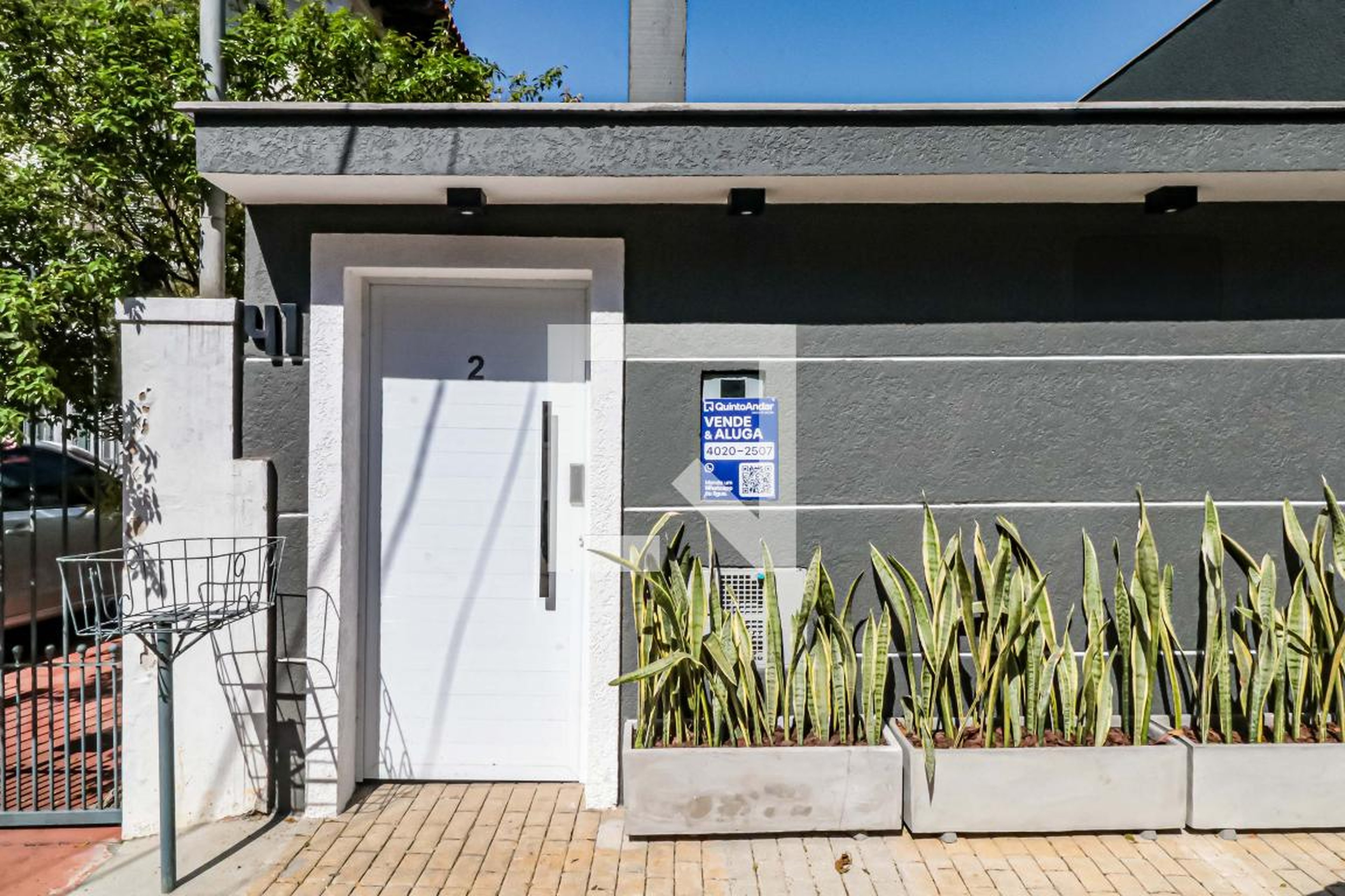 Fachada Condomínio em Rua Antônio Salema, 41