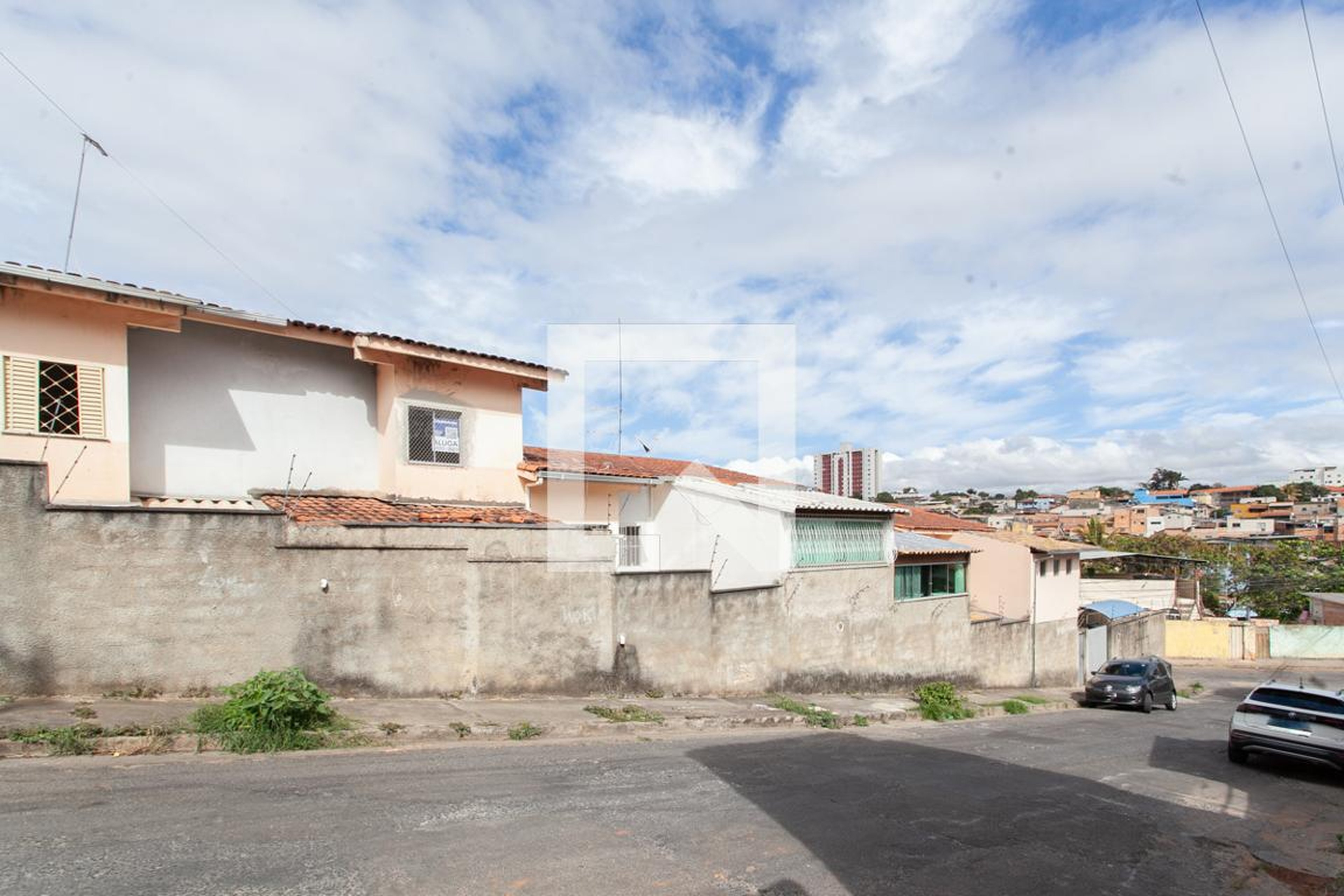 Fachada Condomínio em Rua Pederneiras, 20