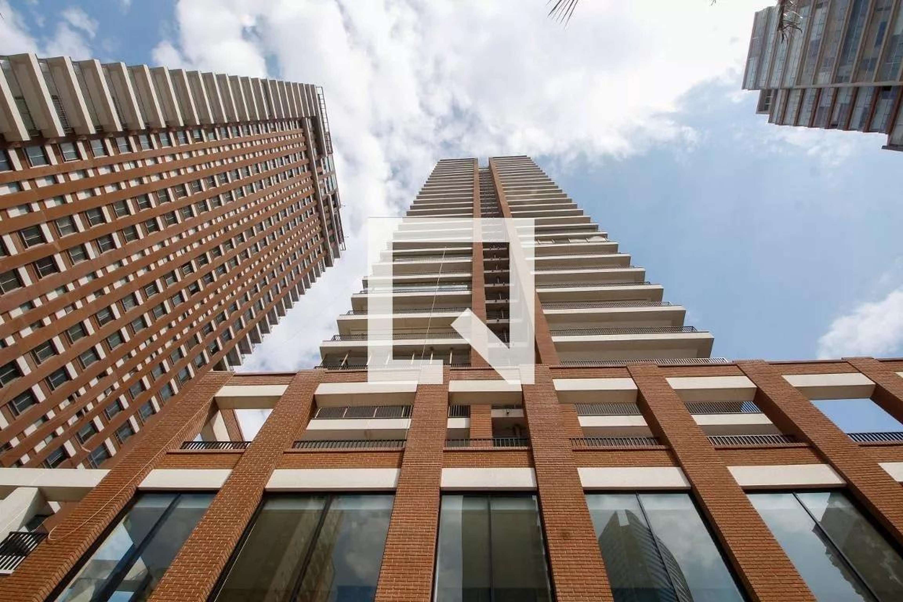 Fachada Condomínio Praça Lindenberg Clodomiro