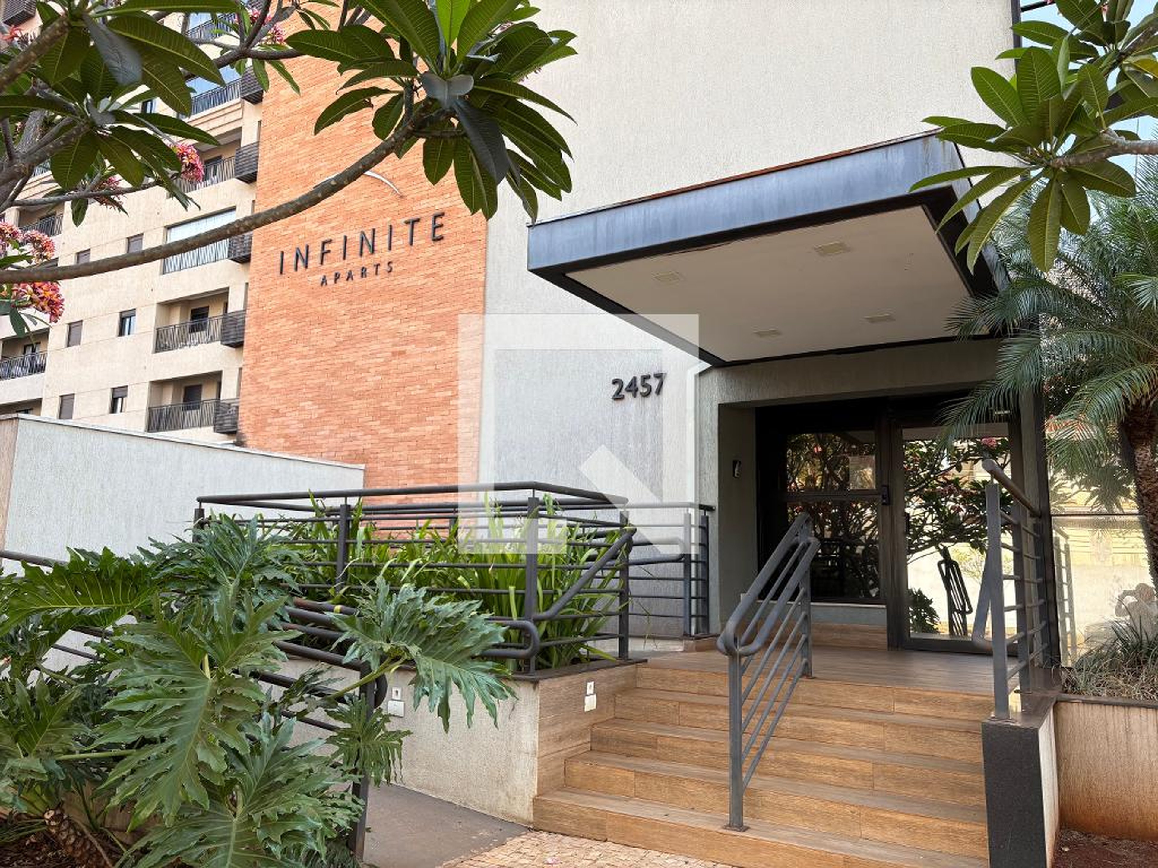 Fachada Condomínio Infite Aparts