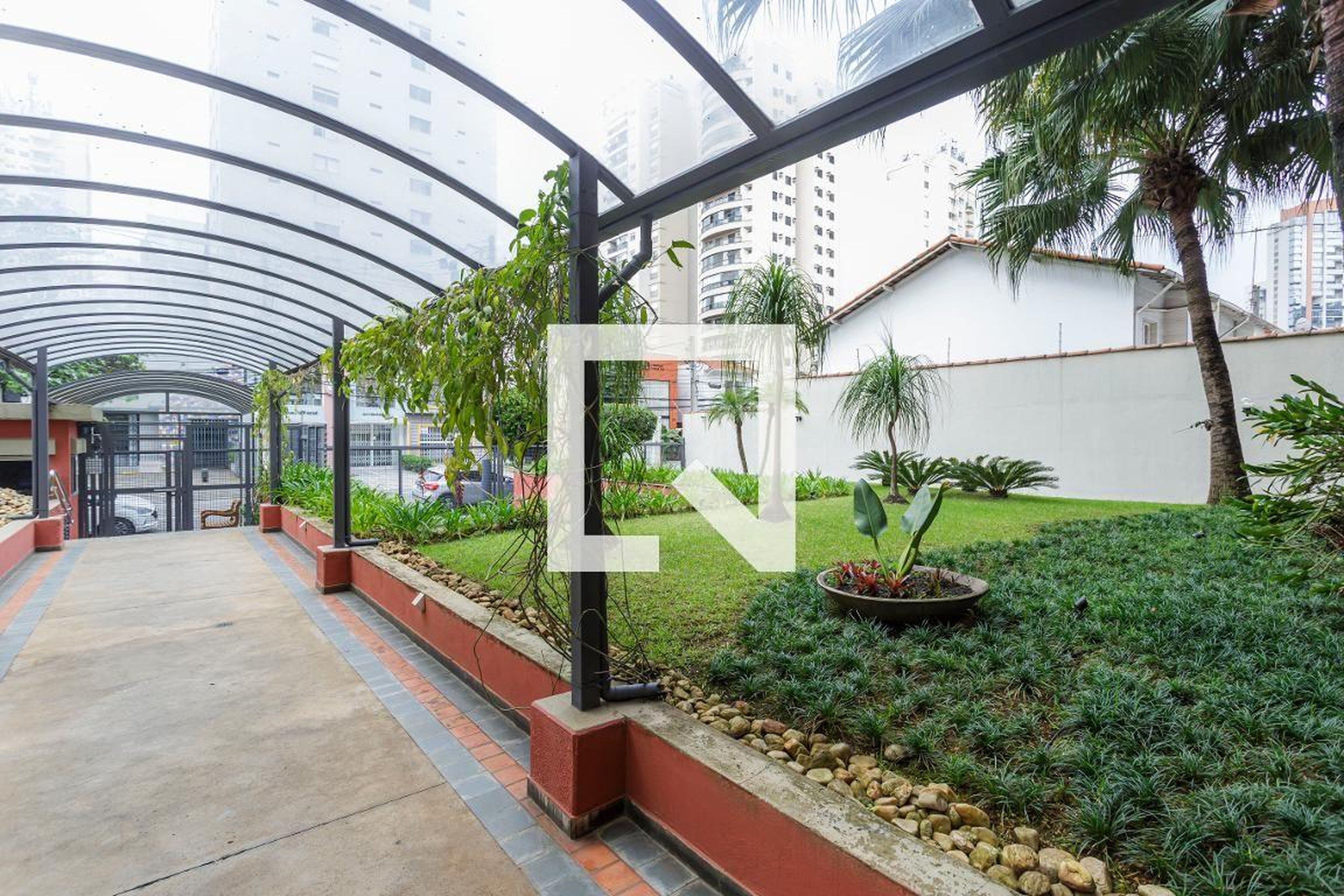 Entrada - Saint Laurent