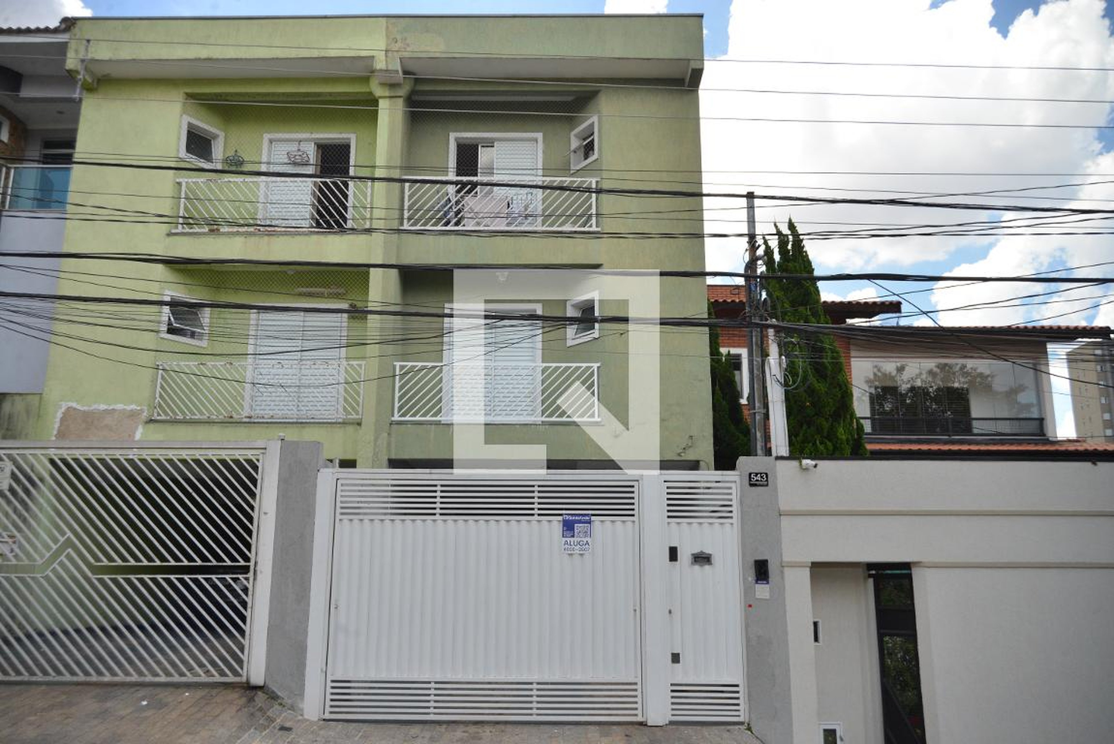 Fachada do Prédio Condomínio em Rua Aimbere, 543