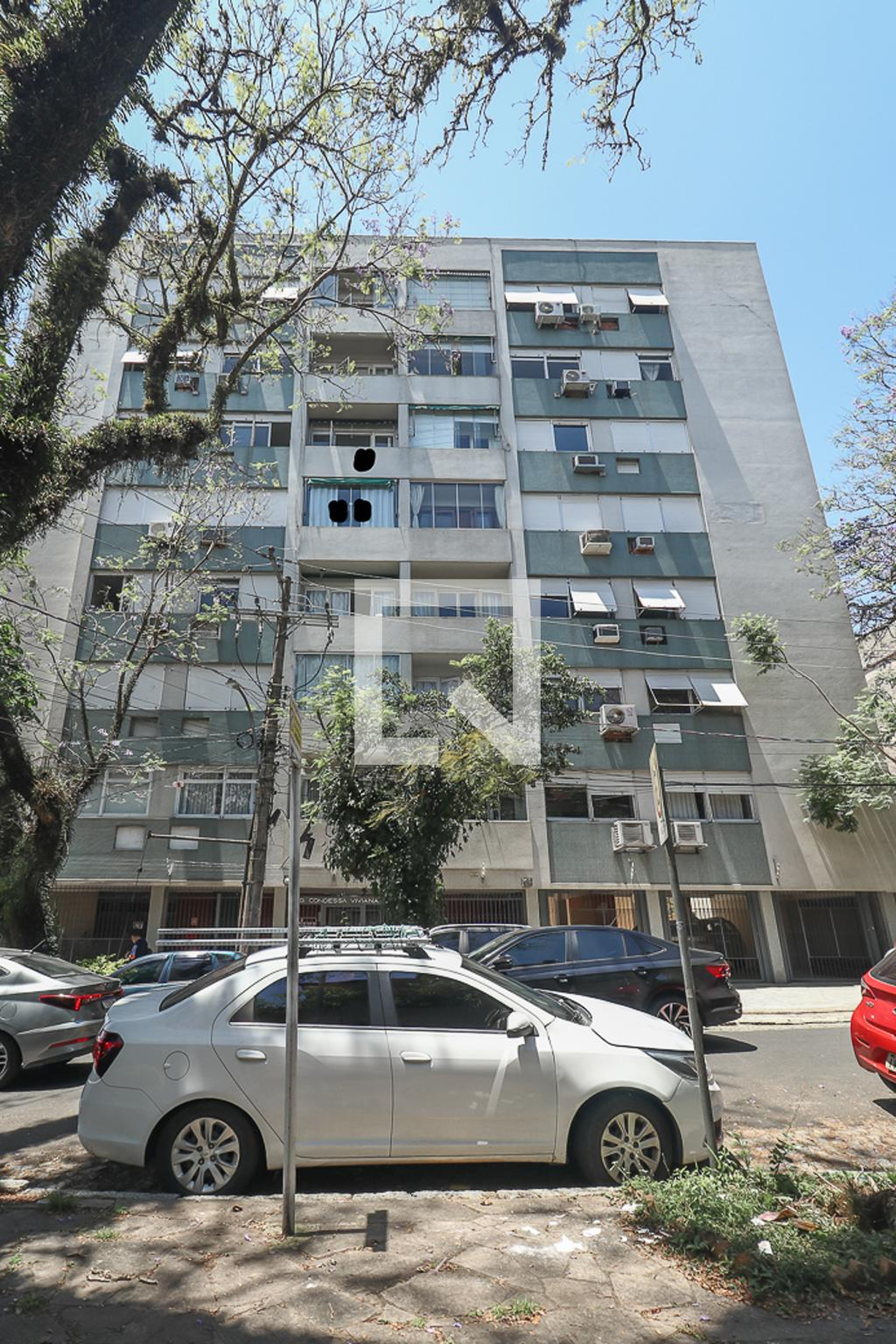 Fachada Condomínio em Rua General Souza Doca, 10