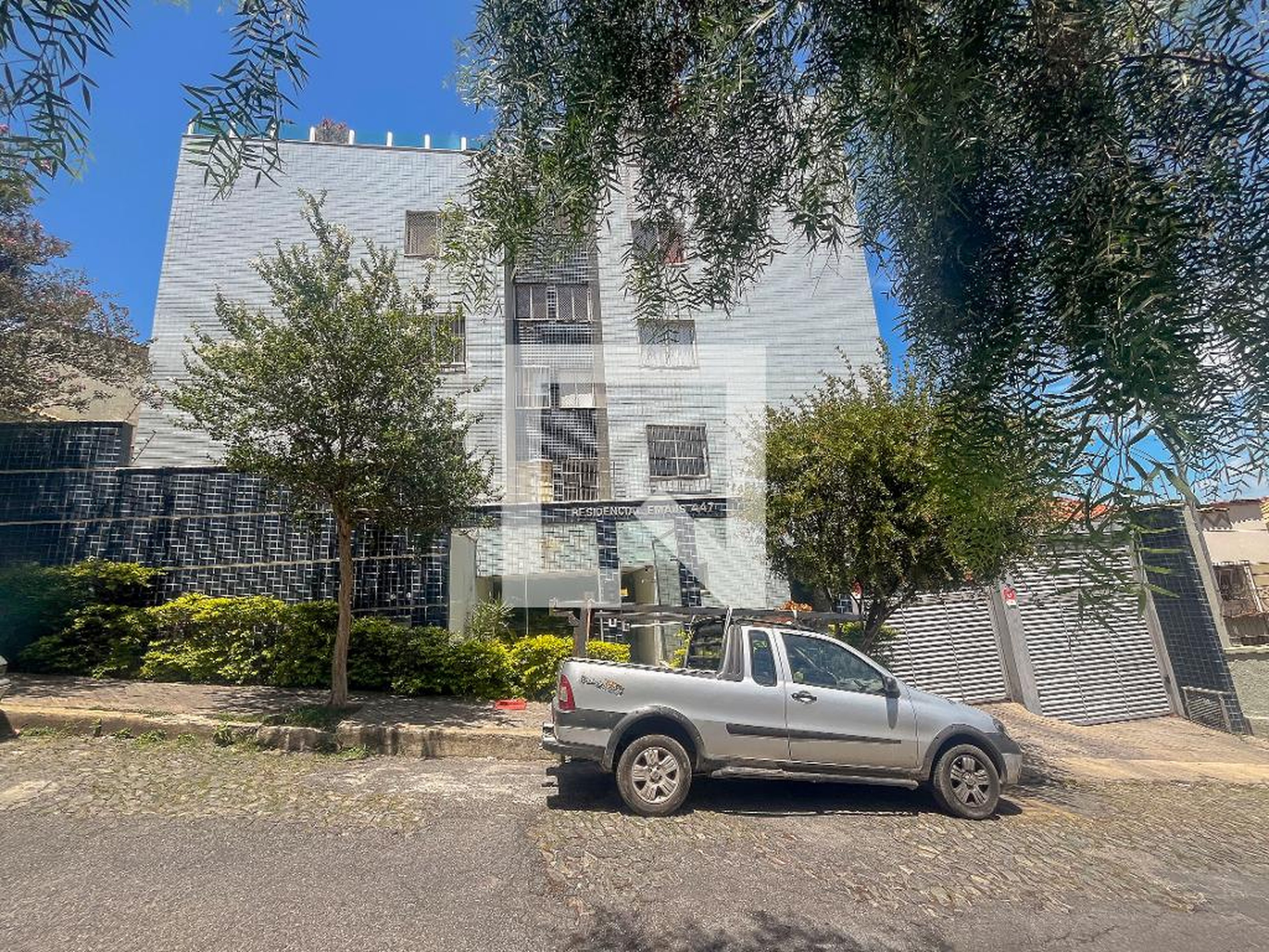 Fachada Condomínio em Rua Itaúna, 447