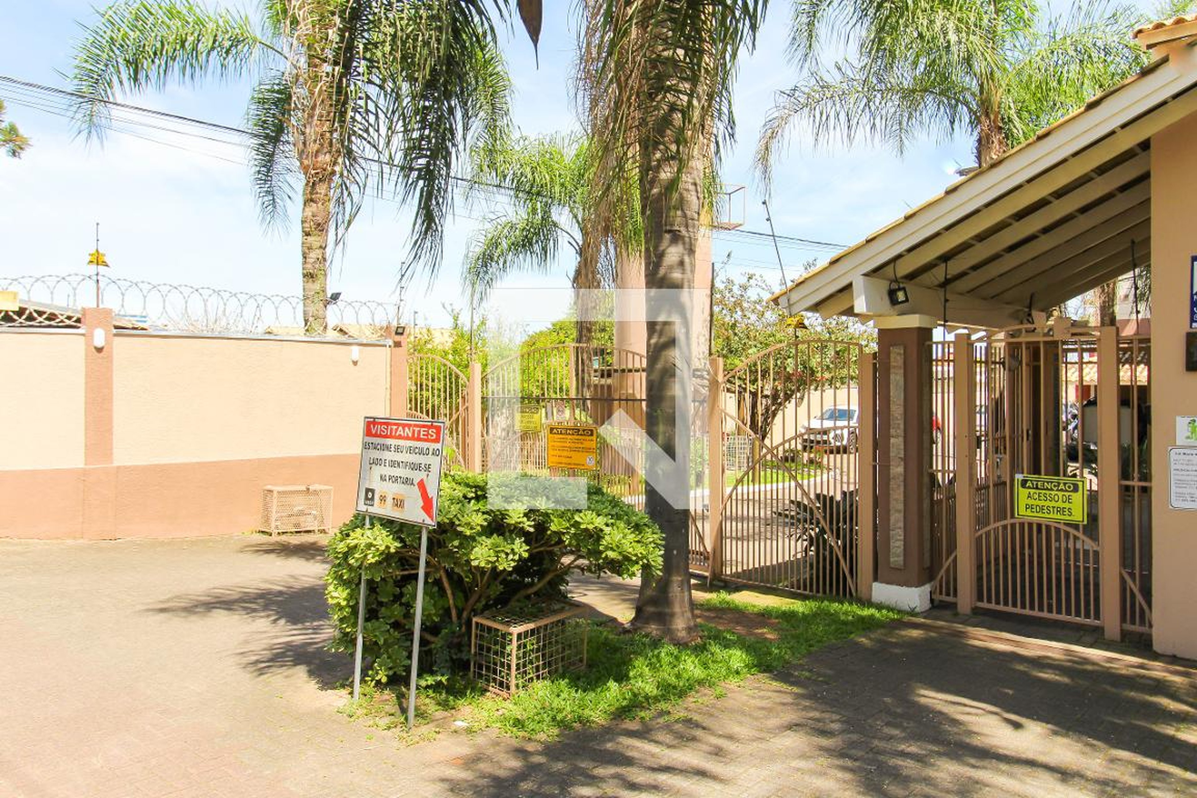 Fachada Condomínio Las Piedras